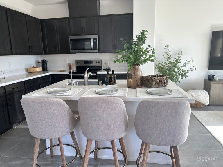  Zen Retreat: Professionally Designed Japanese Home 