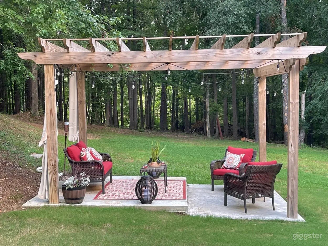 Backyard Oasis with Outdoor Kitchen Photo 3