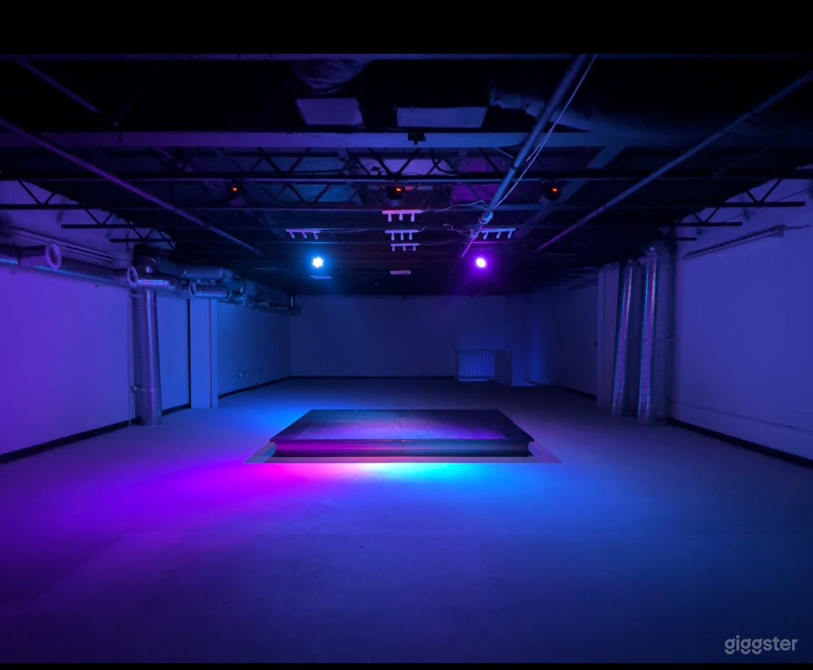 Big open space  in Los Angeles -HuevilleStudios Photo 4