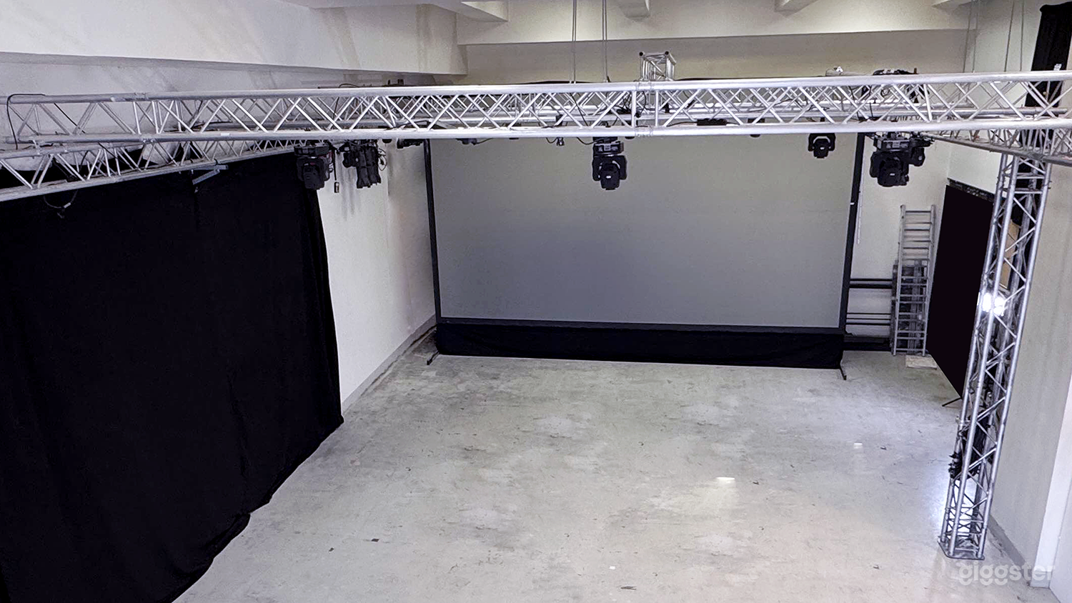 Studio polyvalent de 300 m² à Paris – Séances vidéo et photo Photo 2