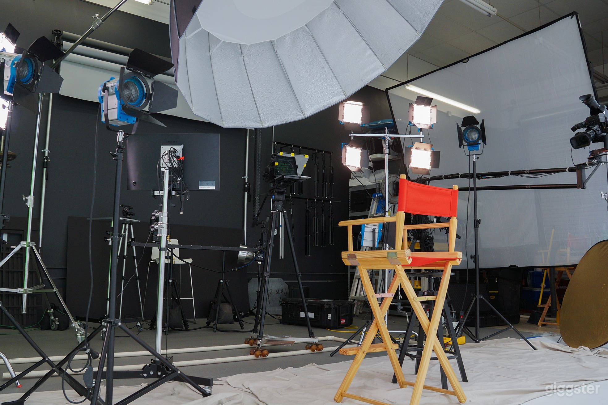 Awesome Creative Space for Video &amp; Photography Photo 1