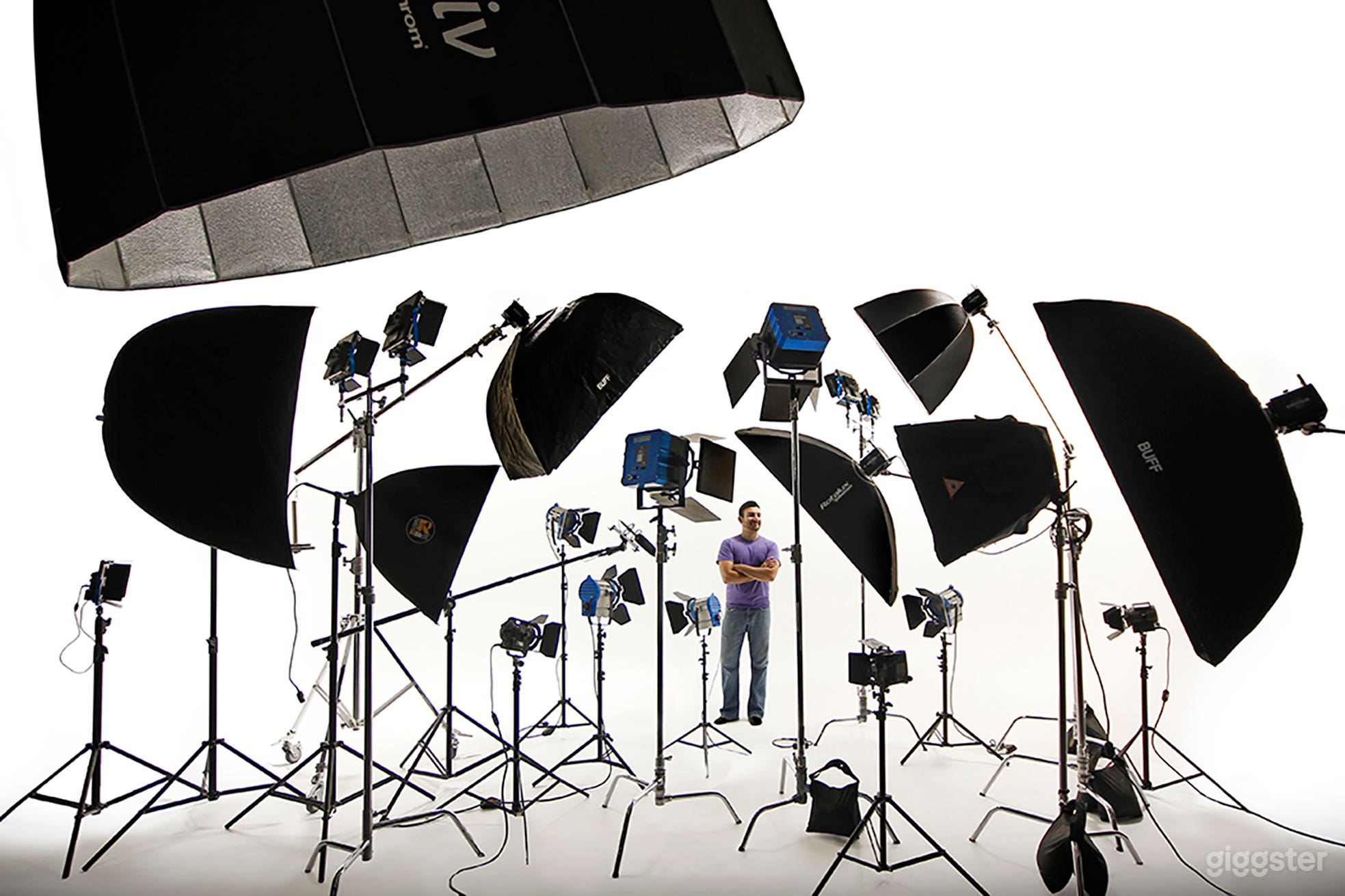 Awesome Creative Space for Video &amp; Photography Photo 2