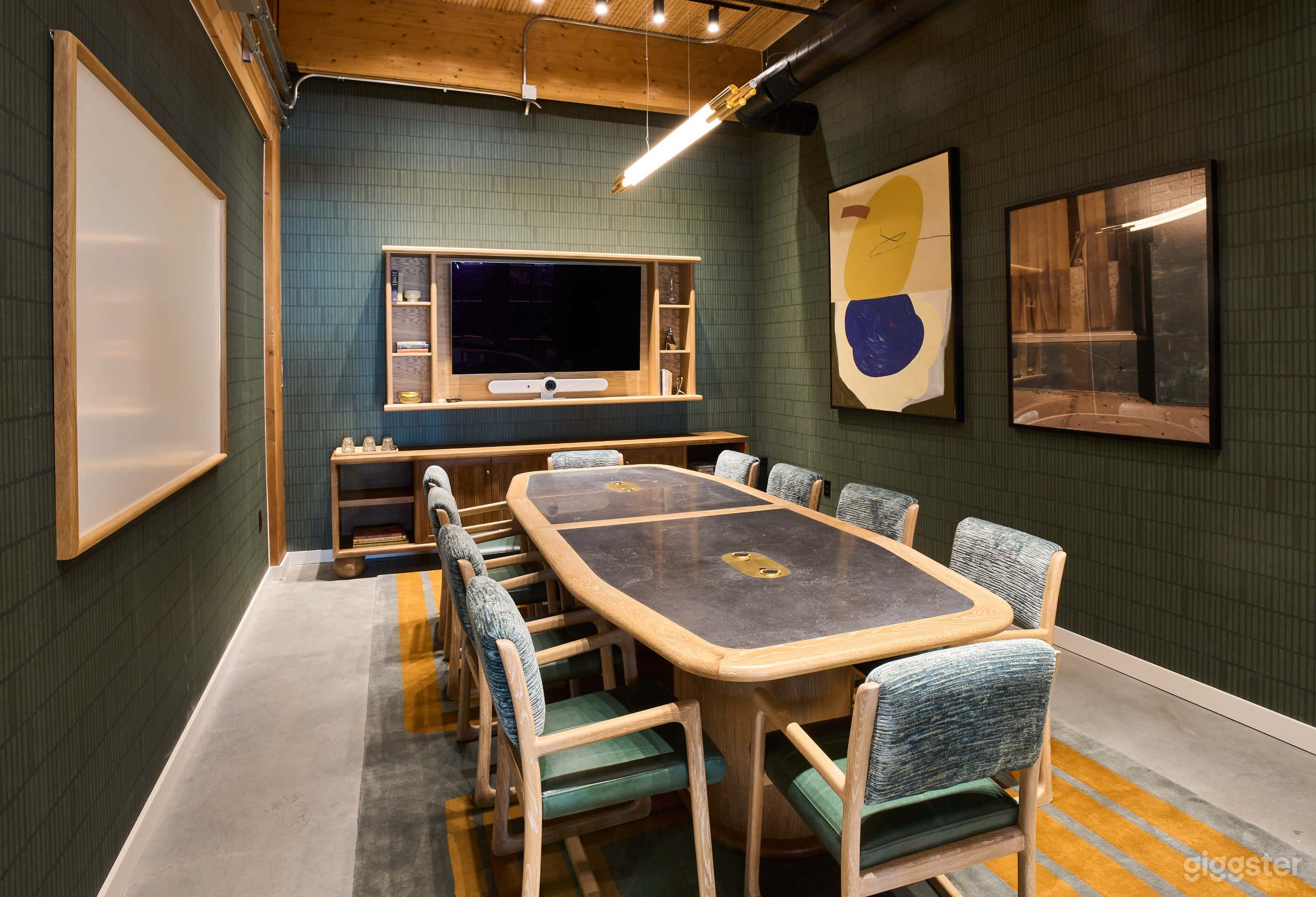 The Formosa Room Photo 1