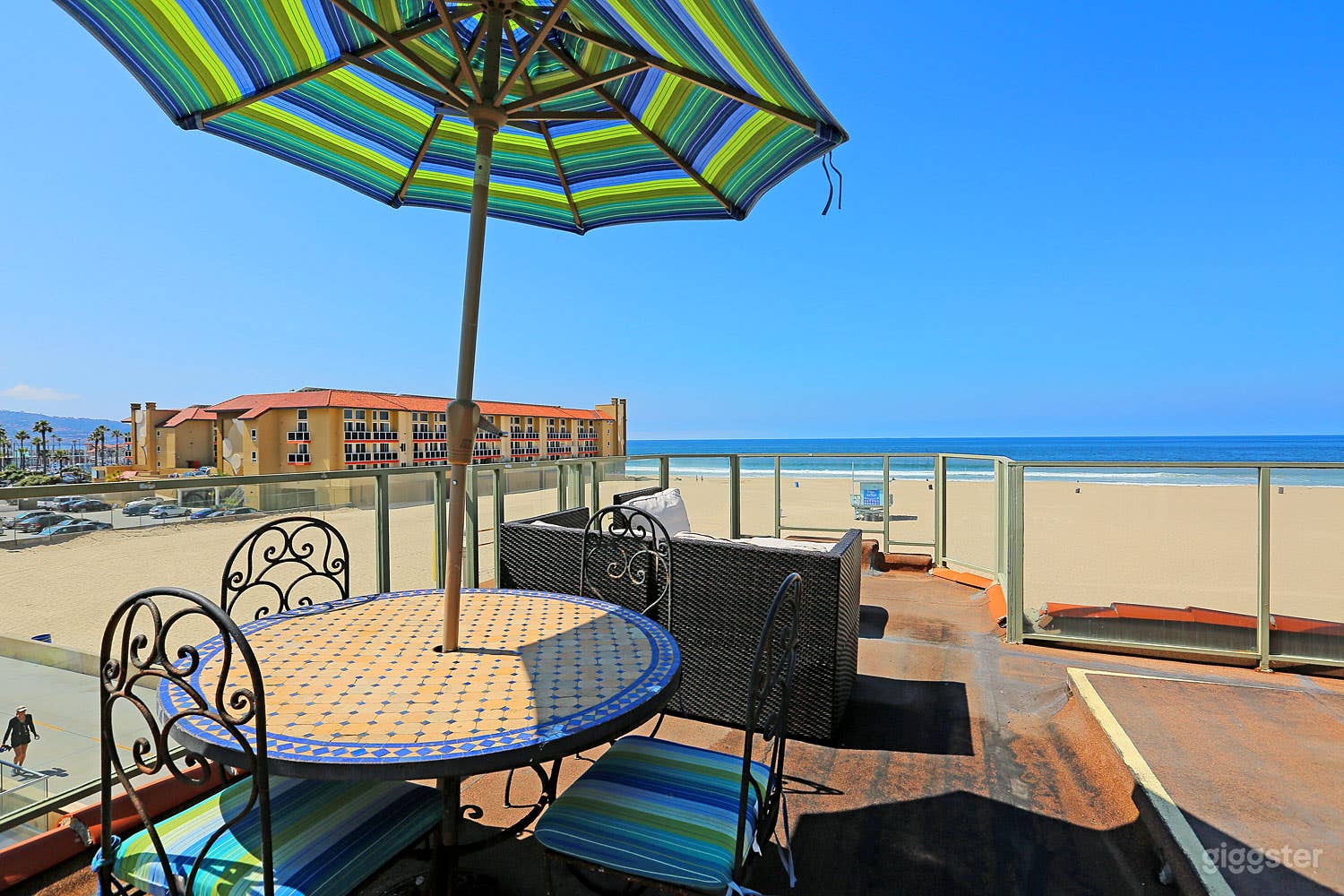 Beachfront Strand House with Rooftop Bar  Photo 2