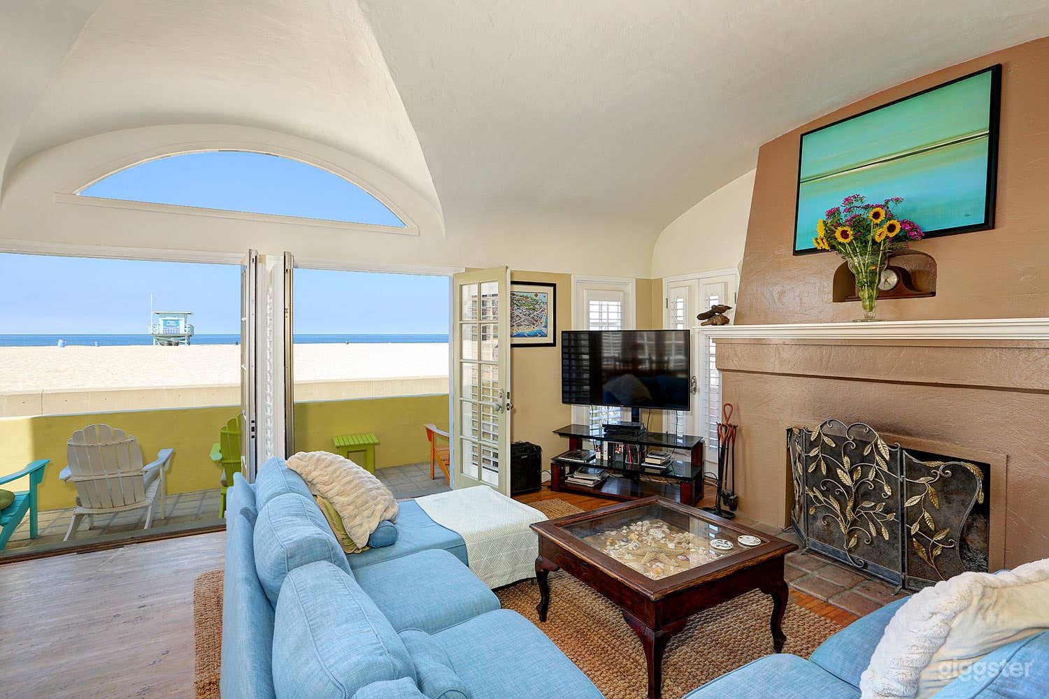 Beachfront Strand House with Rooftop Bar  Photo 1