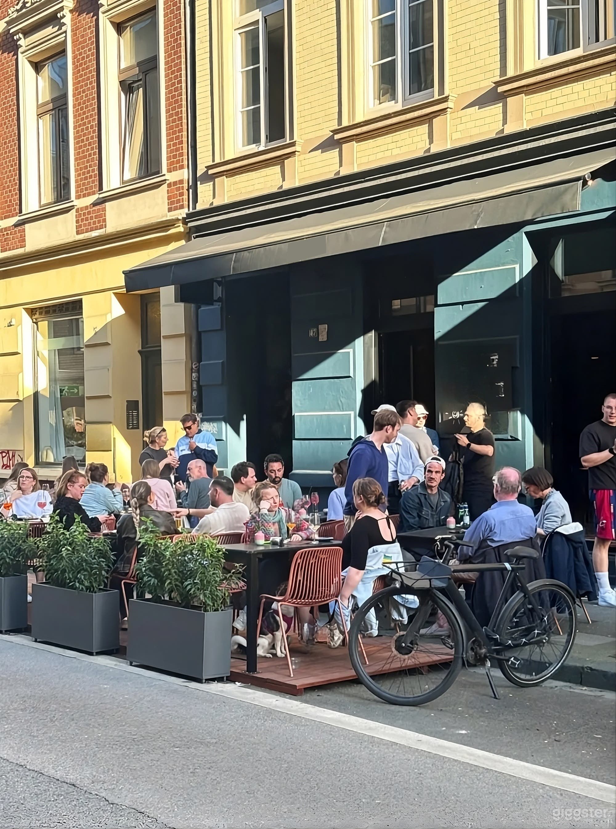 Stilvolle loftähnliche Event-Bar in Köln Foto 3