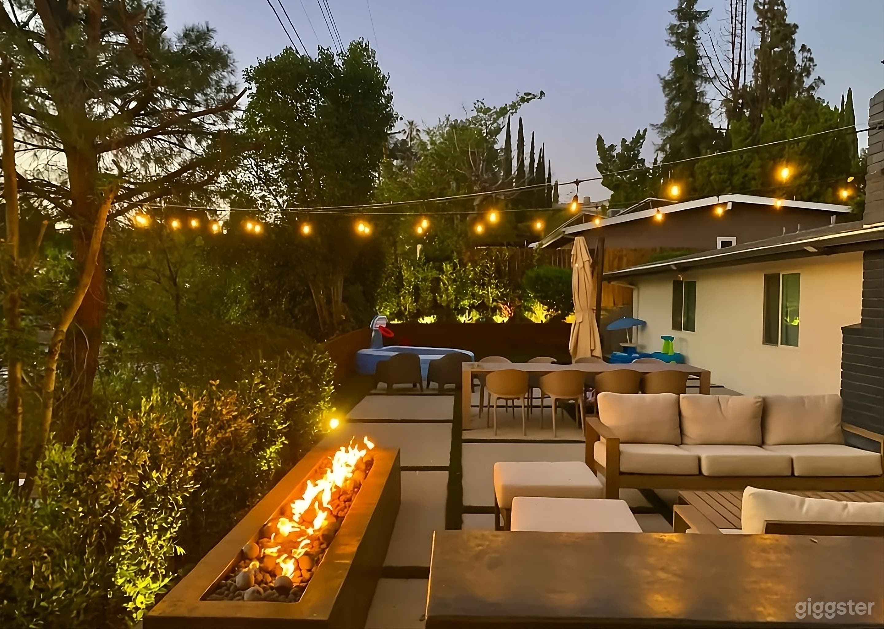 Secluded Luxury Hillside Backyard Photo 1