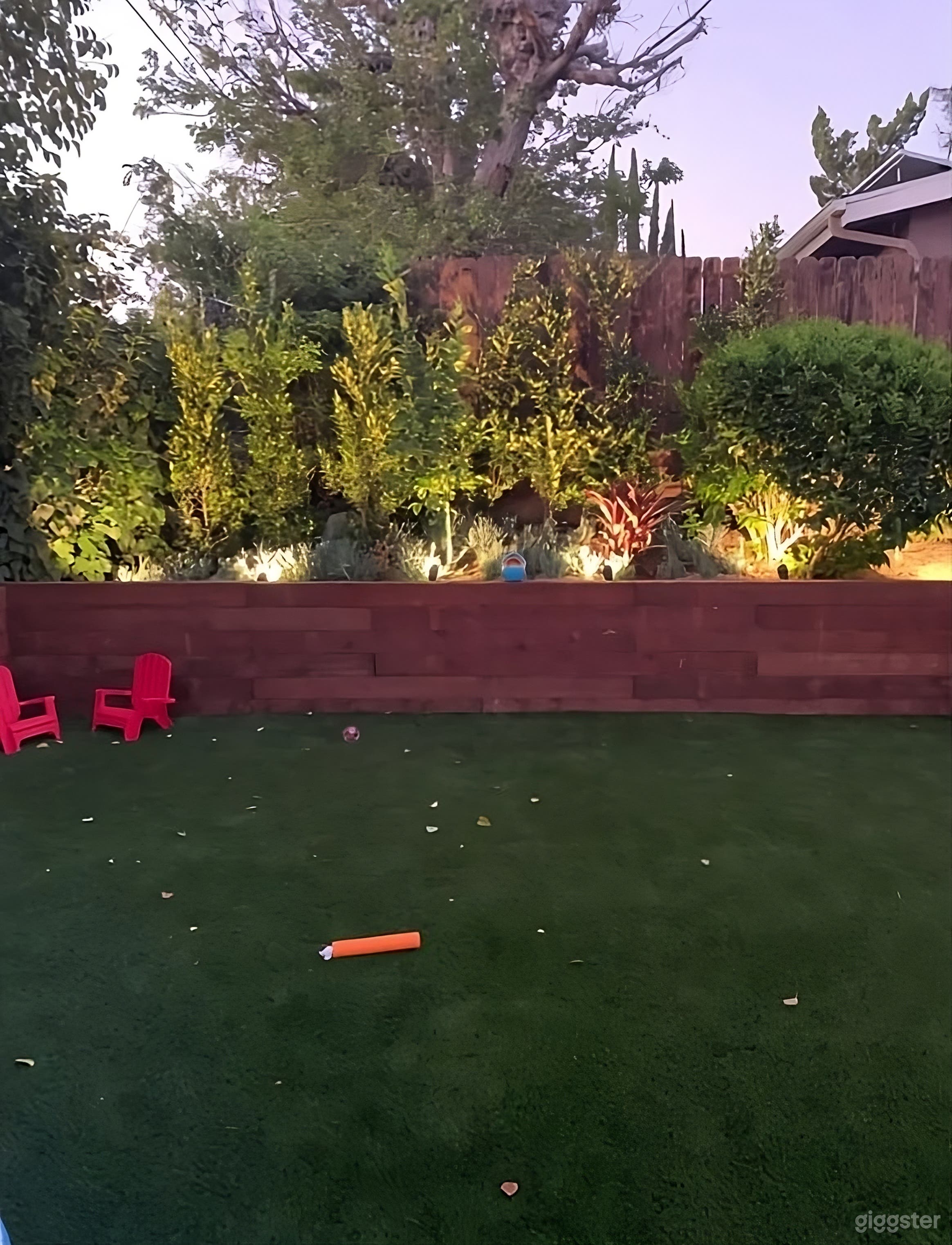 Secluded Luxury Hillside Backyard Photo 4