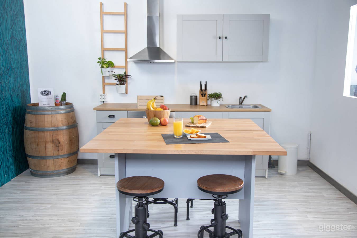 The Shooting Kitchen: Estudio íntimo para sesiones fotográficas culinarias y contenido gastronómico Photo 2