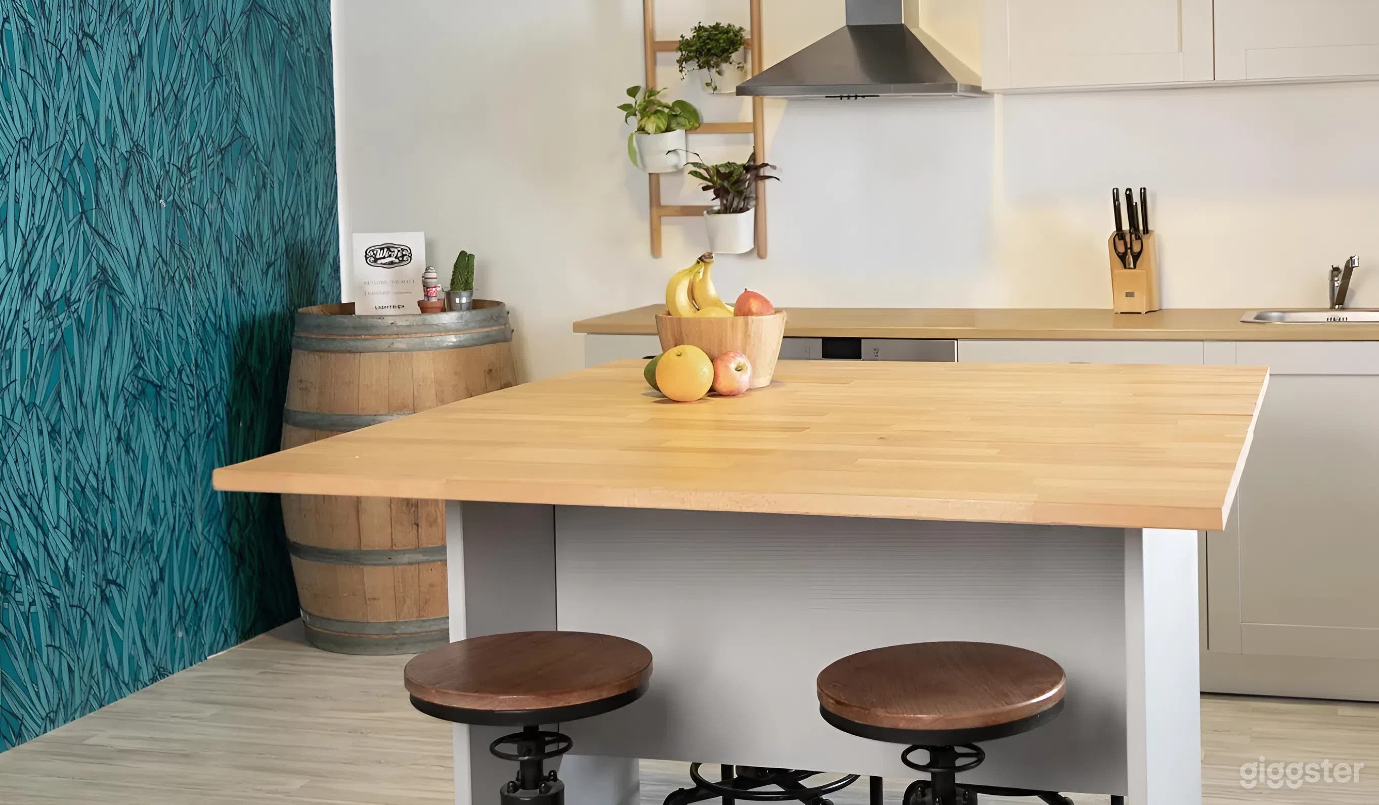 The Shooting Kitchen: Estudio íntimo para sesiones fotográficas culinarias y contenido gastronómico Photo 4