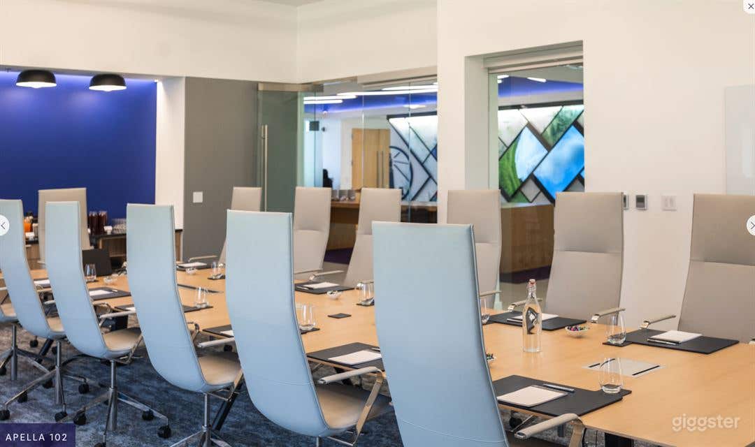 Luxurious Meeting Room for 20 Guests Photo 2