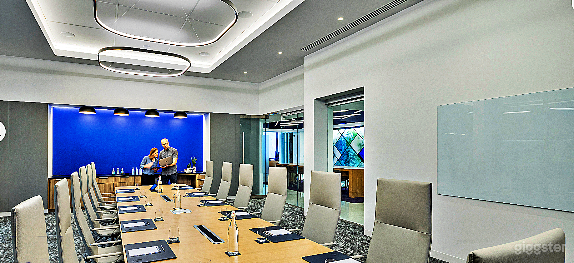 Luxurious Meeting Room for 20 Guests Photo 1