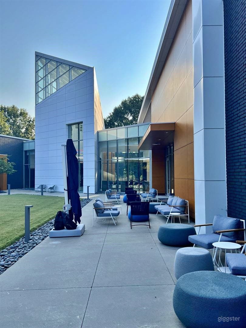 Luxurious Meeting Room for 20 Guests Photo 4