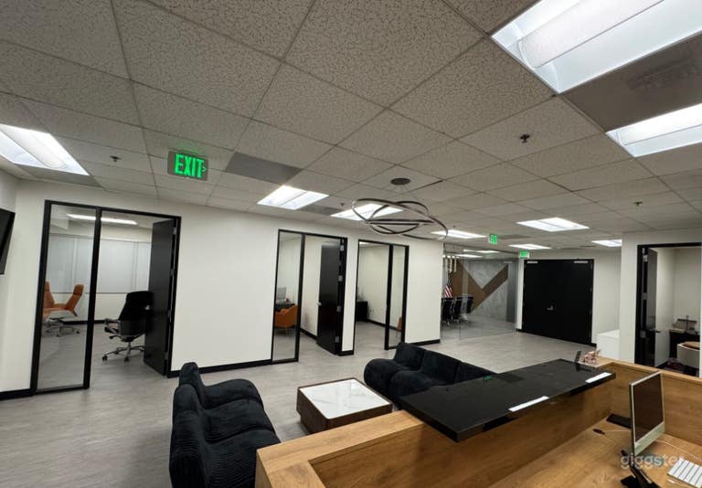  Functioning Office Spaces for Productions 
