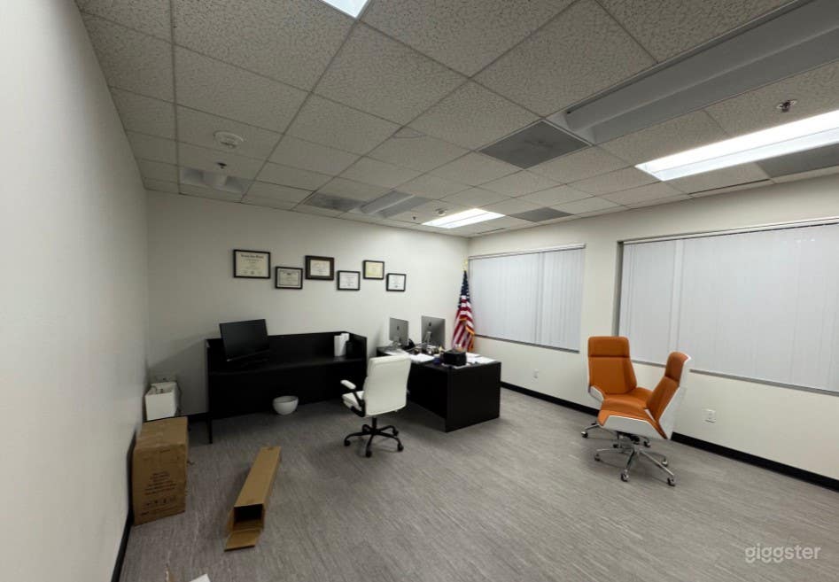 Functioning Office Spaces for Productions Photo 1