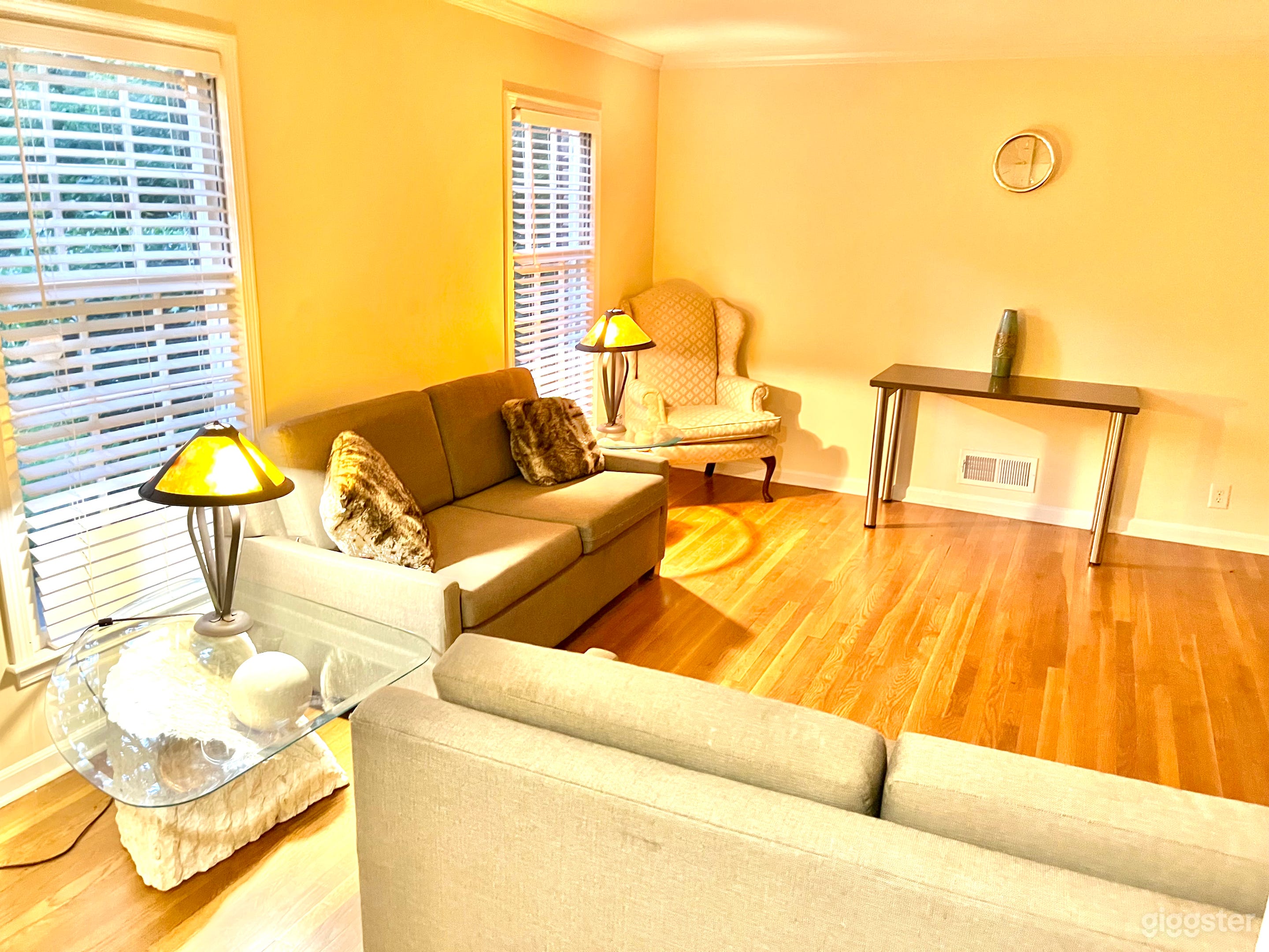 Living Room Space for Film &amp; Production Photo 4