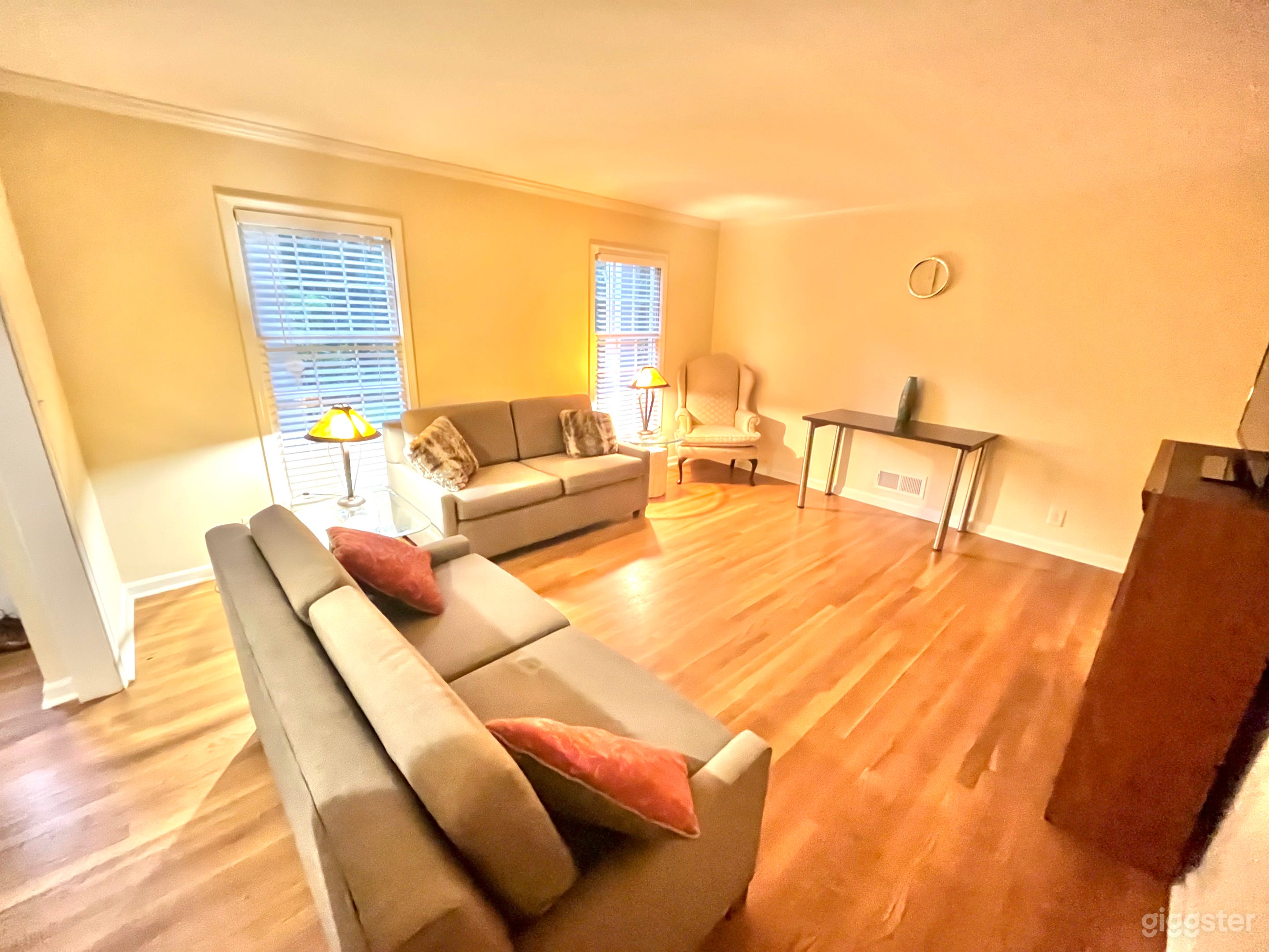 Living Room Space for Film &amp; Production Photo 3