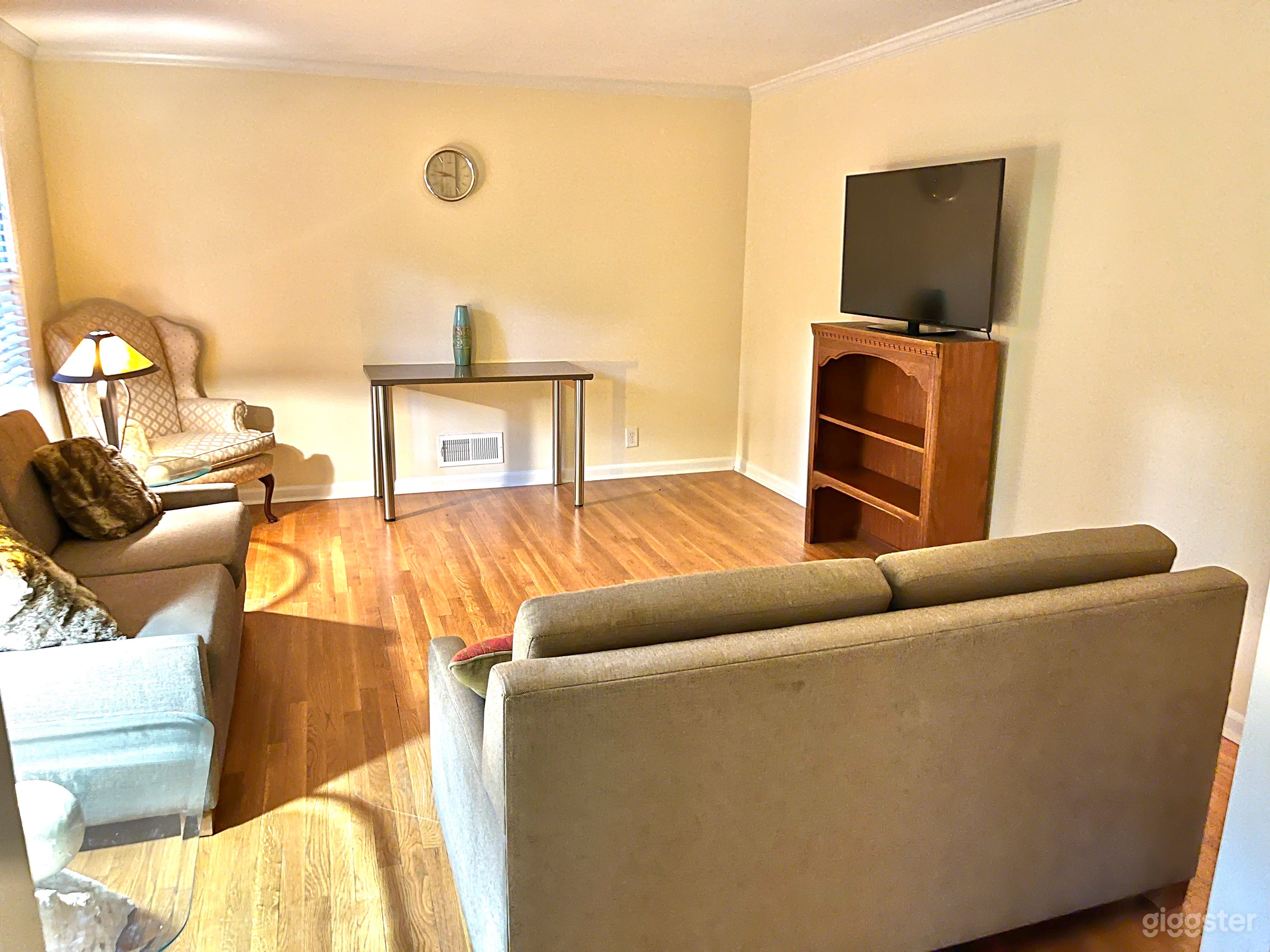 Living Room Space for Film &amp; Production Photo 2