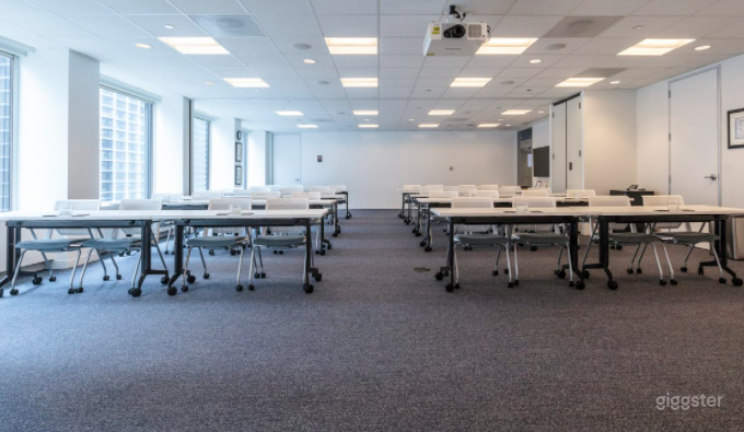 Fully-Loaded Conference Space With Views of The Loop in Chicago Photo 2