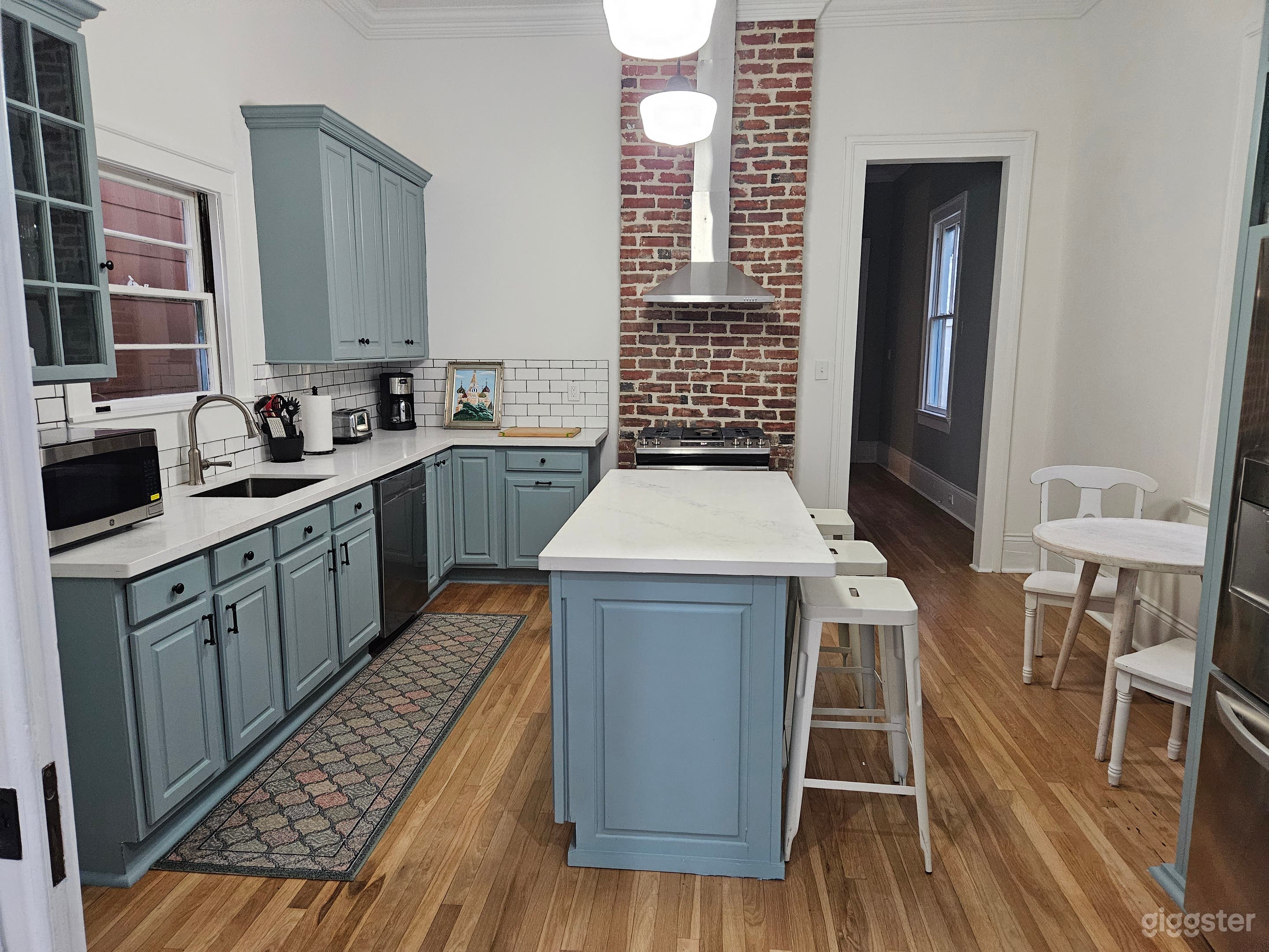 Charming 1920 Side Hall, near downtown New Orleans Photo 4