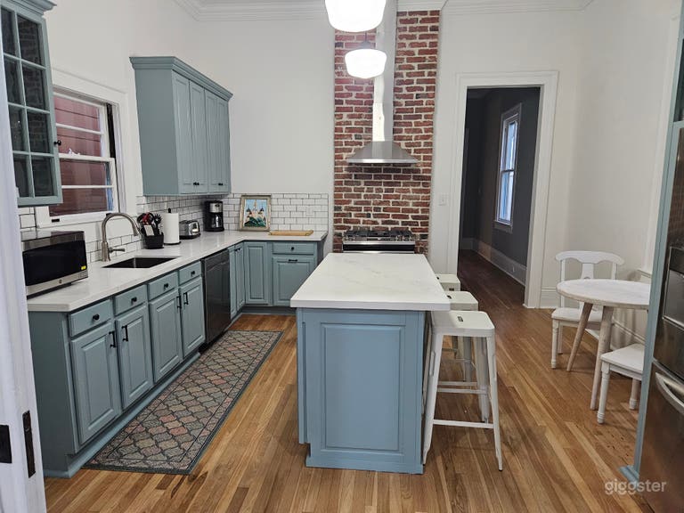  Charming 1920 Side Hall, near downtown New Orleans 