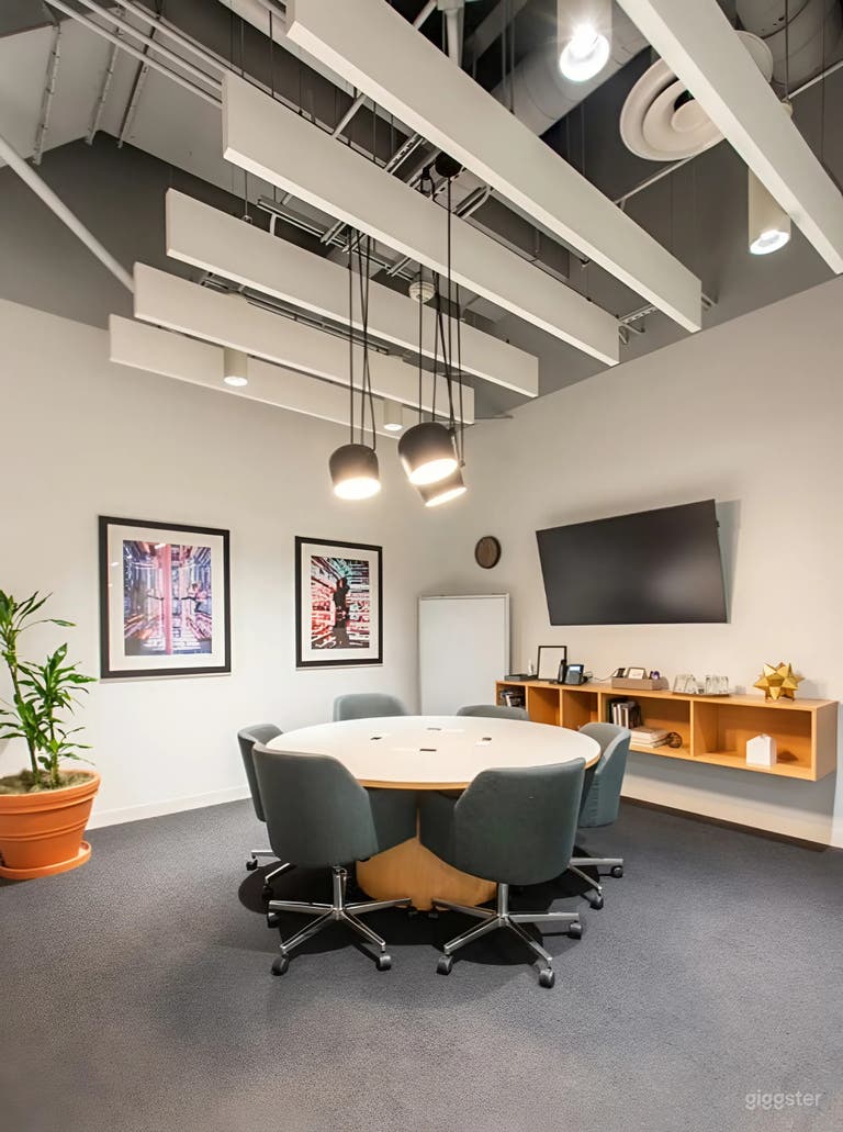  Private Meeting Rooms with AV, Wi-Fi & On-Site Parking 