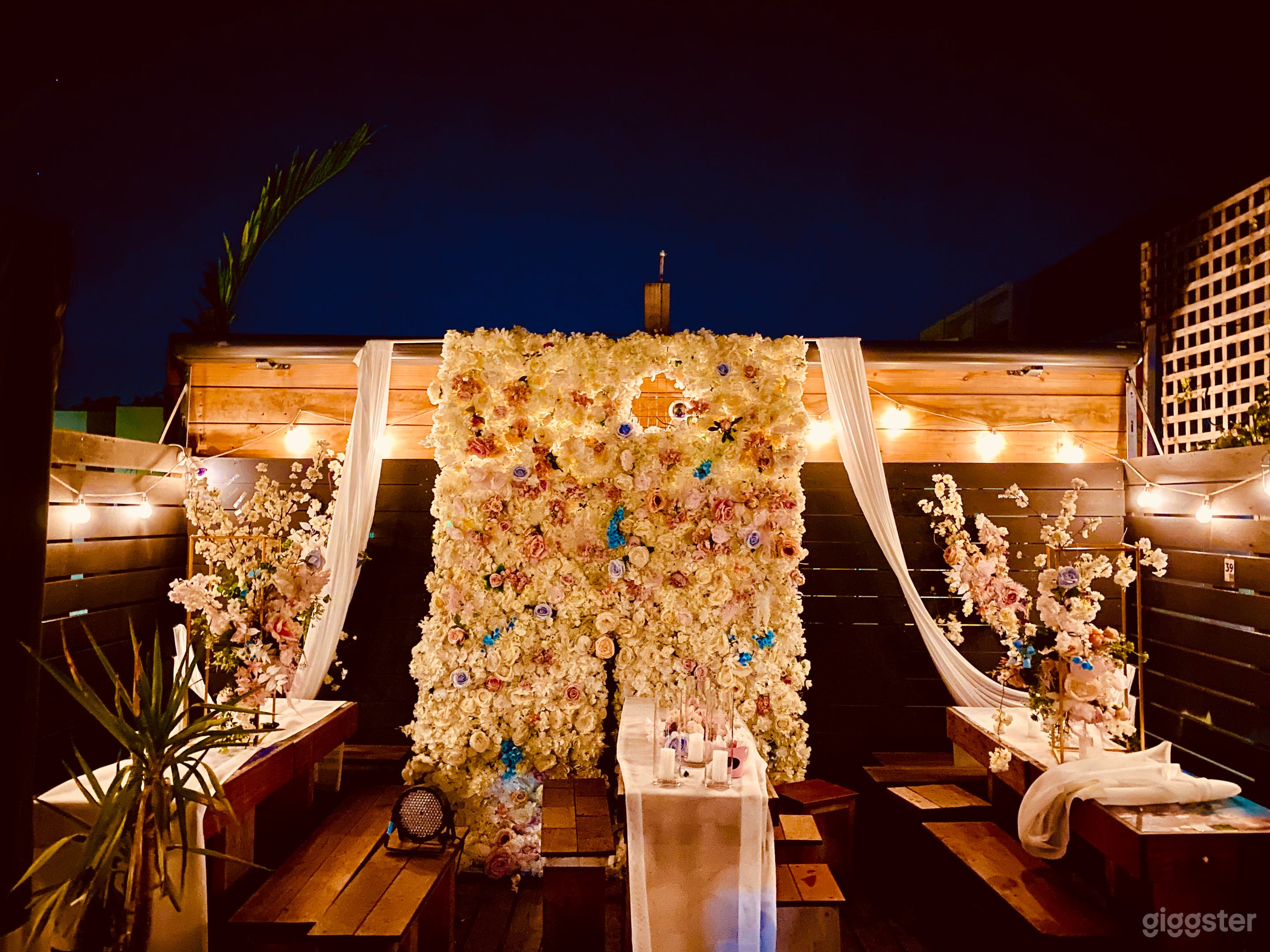 Cozy Rooftop Outdoors | Rooftop Bar in Abbotsford Photo 4