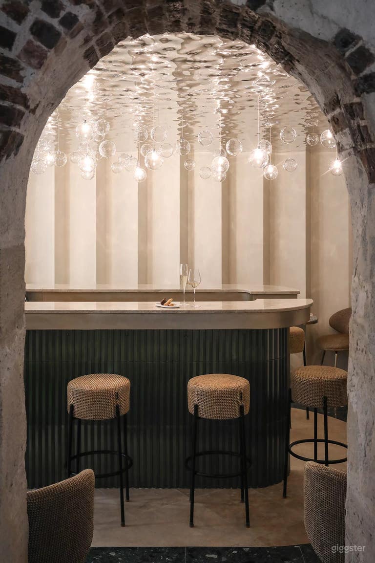  Intimate Champagne Cave in Historic Paris Heart 