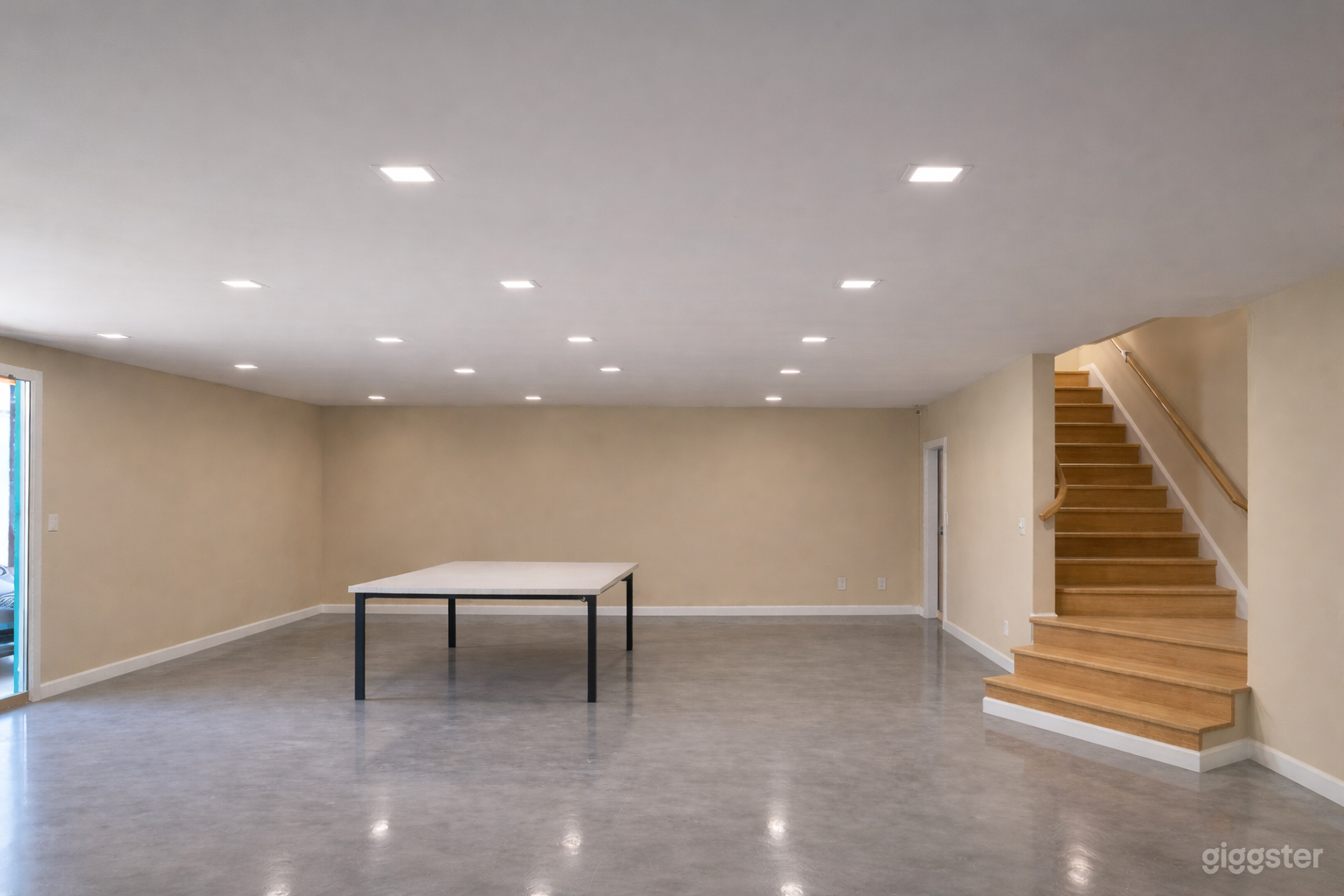 5,000 Sq Ft Storefront & Open Production Space Photo 2