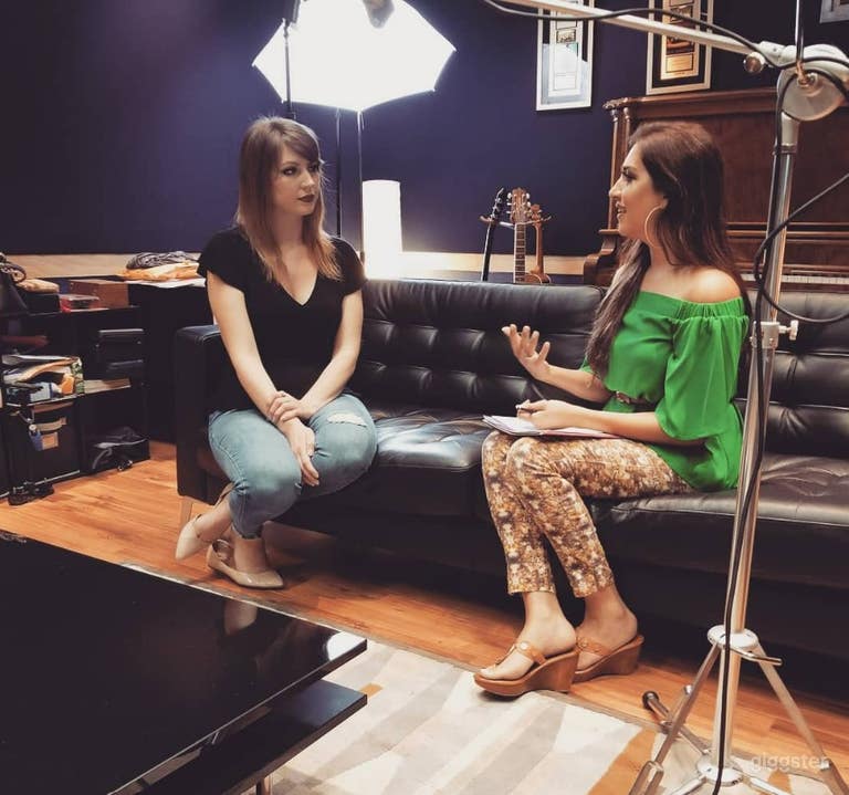  Great for shooting Podcasts 