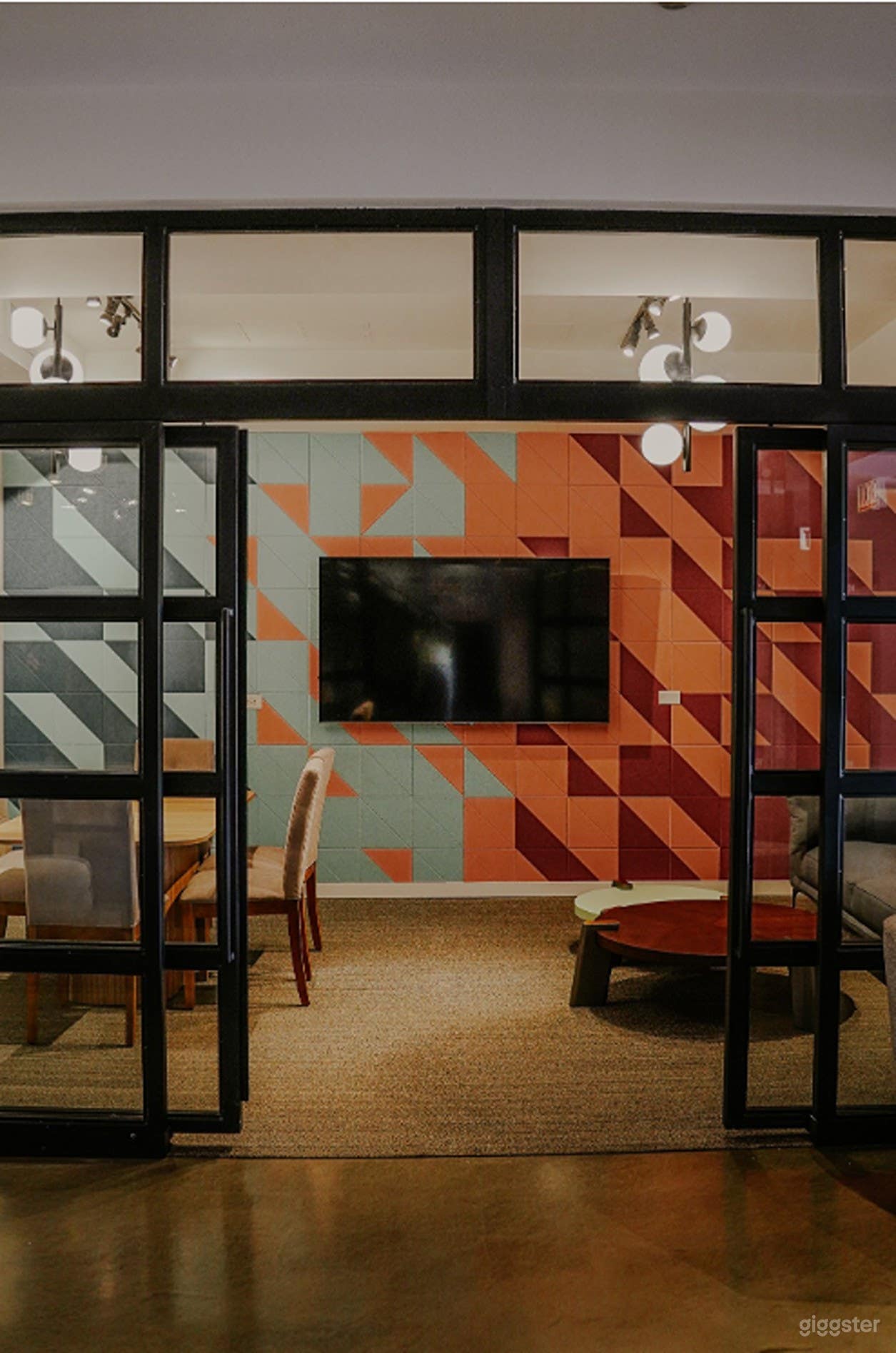 Contemporary, Mid-Century Modern Office Space Photo 2