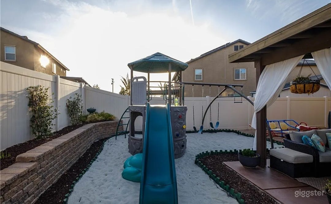  Luxury great pool home and spa with play ground.. Photo 3