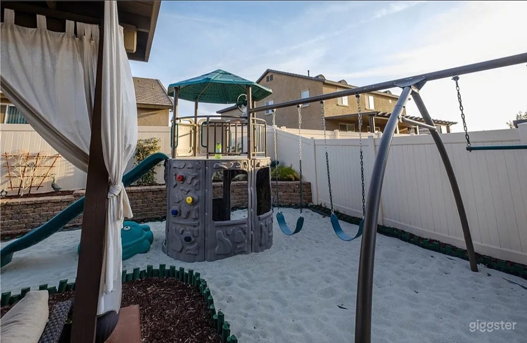  Luxury great pool home and spa with play ground.. Photo 2