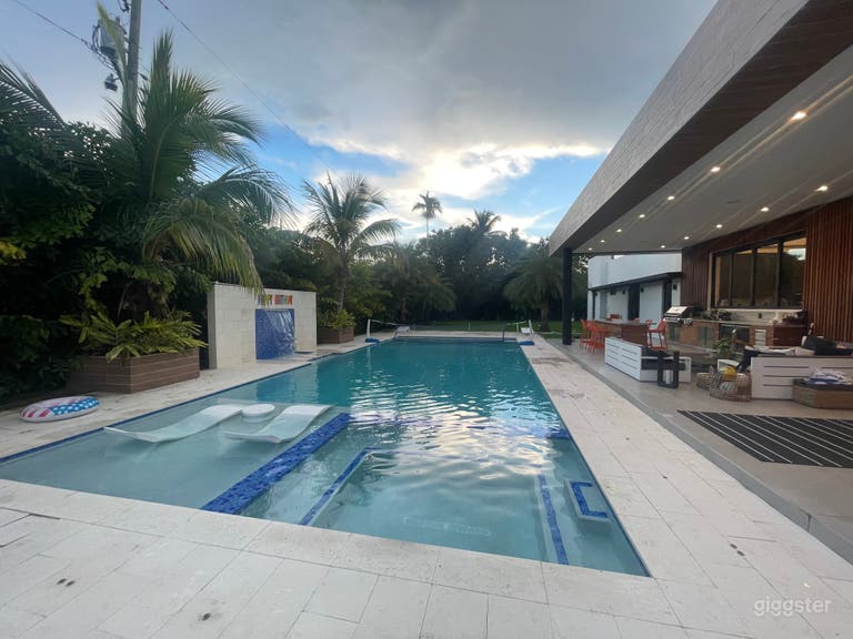  Modern house miami style 