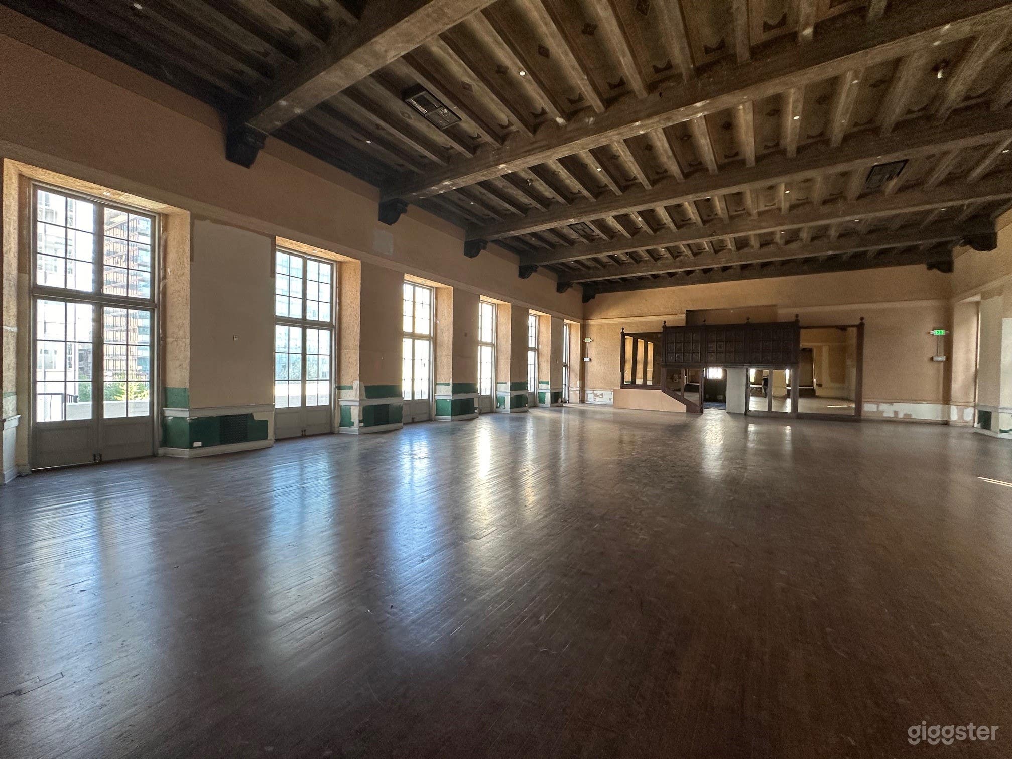 The Grandeur Hall Photo 2