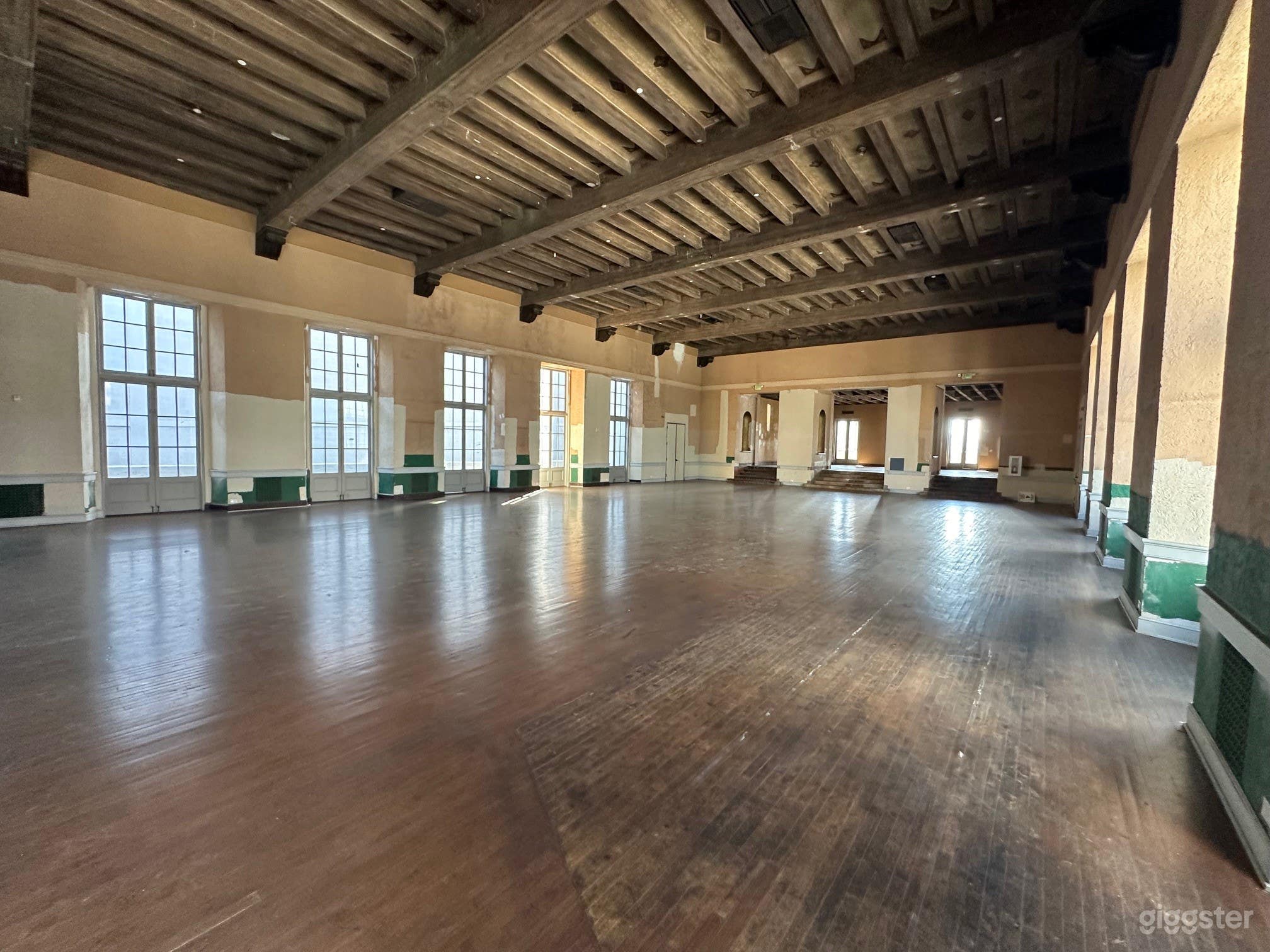 The Grandeur Hall Photo 4