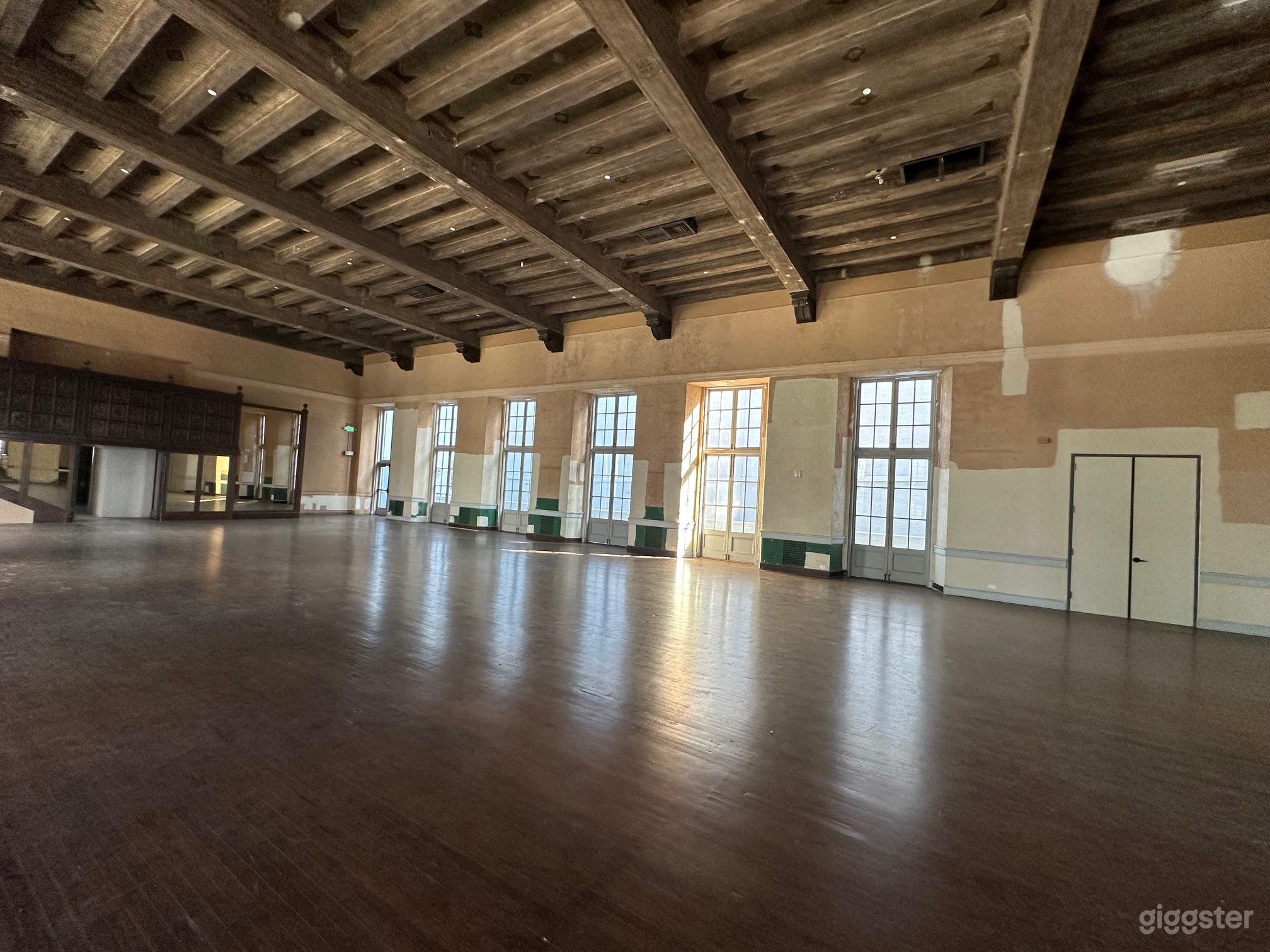 The Grandeur Hall Photo 3