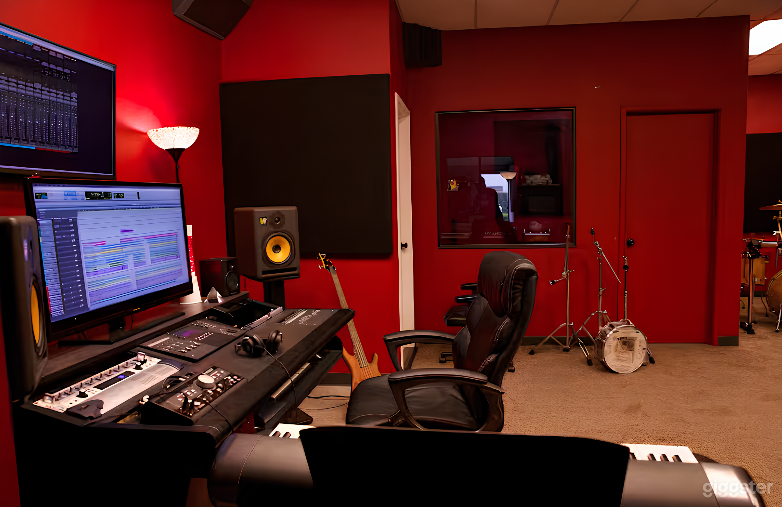 Music Recording Studio with Lounge (Buyout) Photo 3