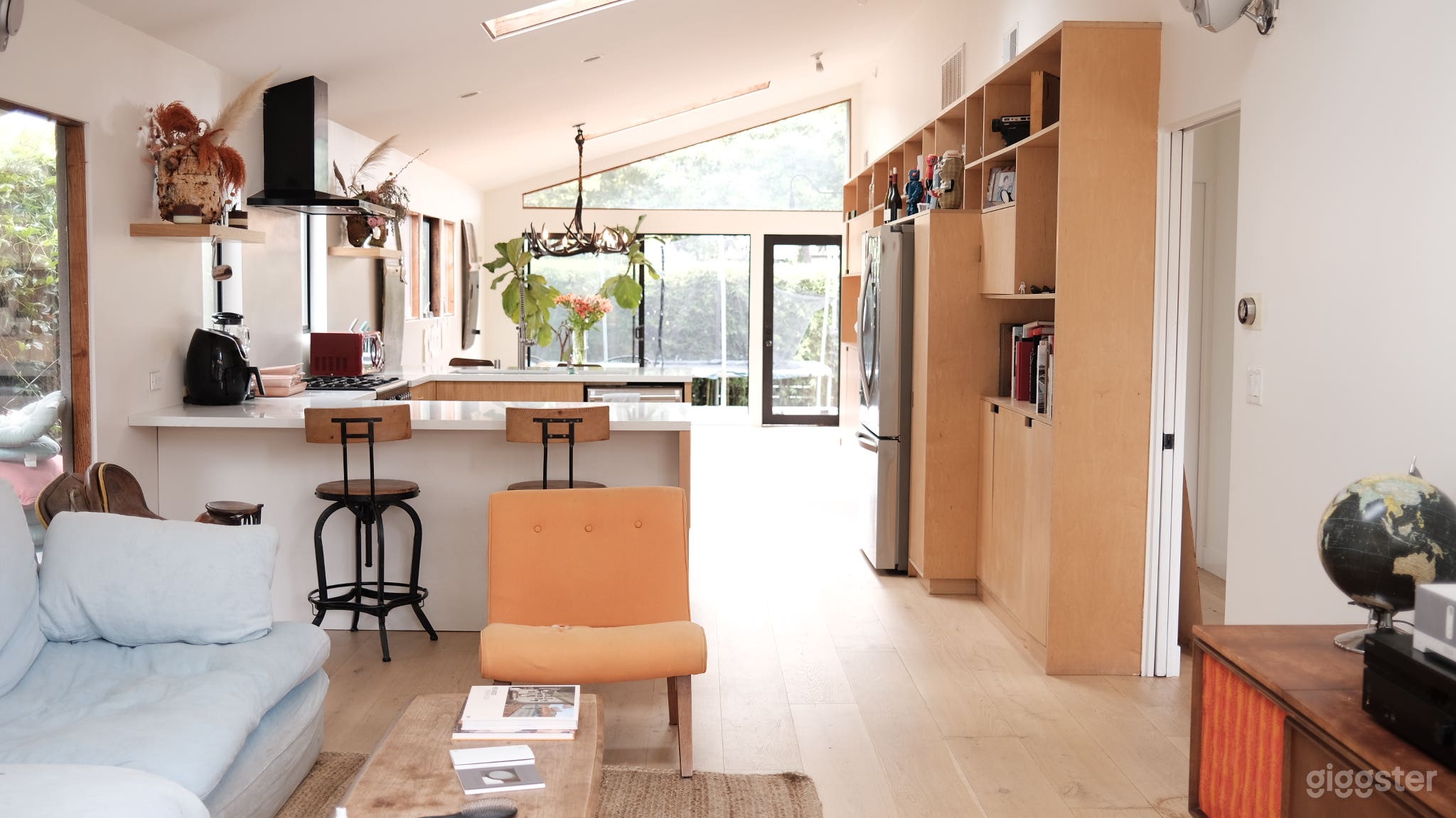 Open Bright Oasis in the heart of Venice Photo 1