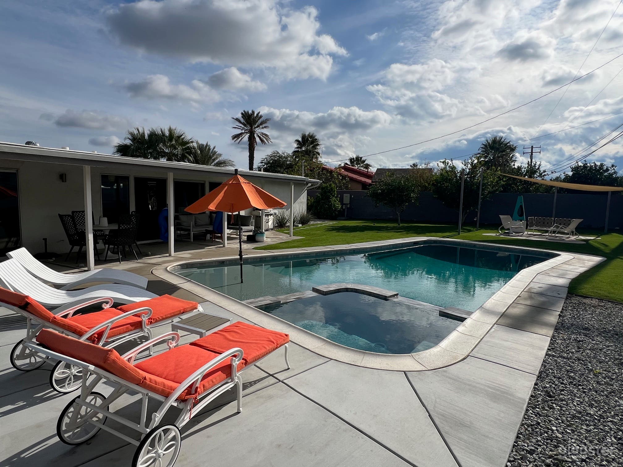 Mid-Century Oasis / Saltwater Pool & Spa Photo 4