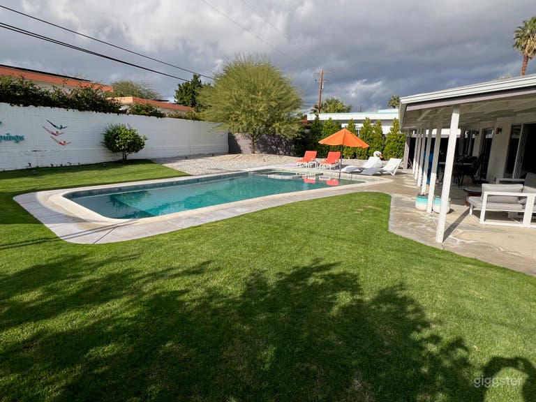  Mid-Century Oasis / Saltwater Pool & Spa 