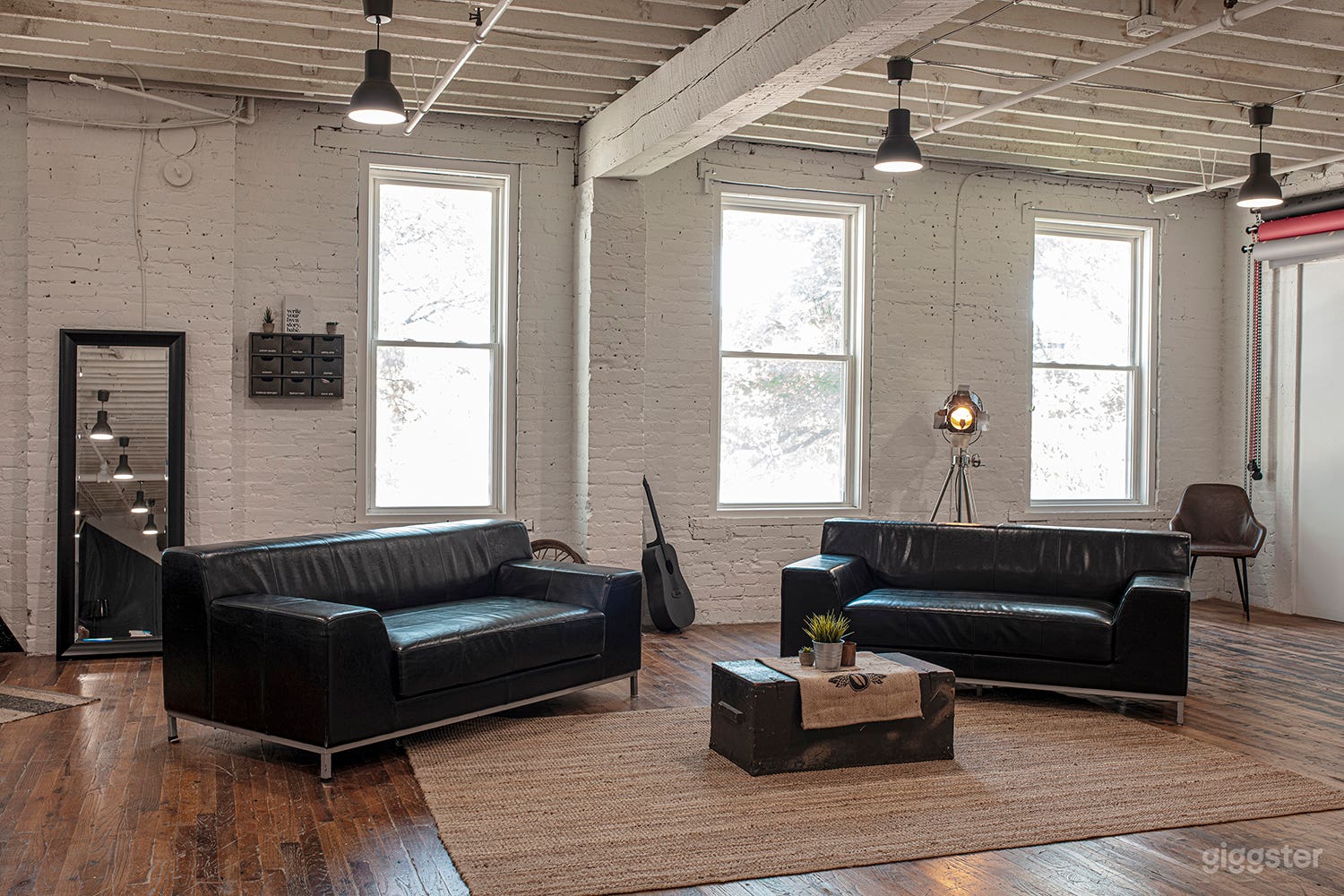 Urban Industrial Loft : Photography Studio Photo 1