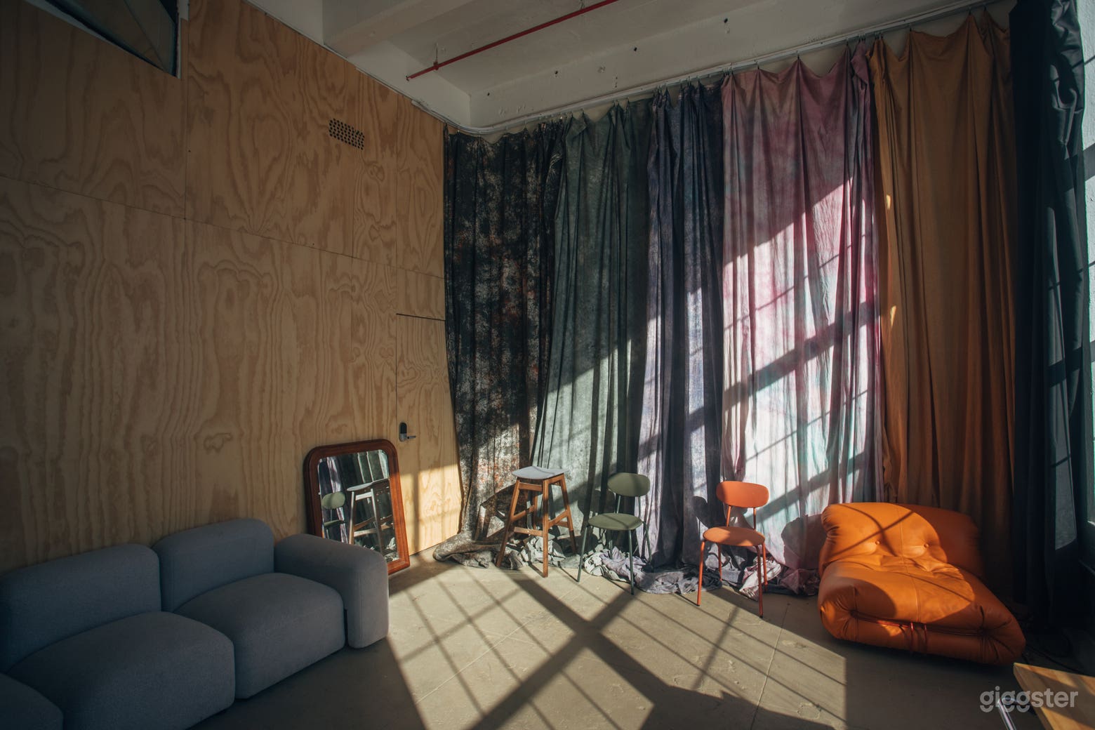 Sunny Backdrops Photo Studio Photo 2