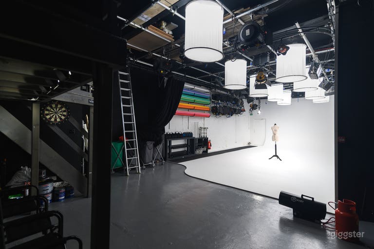  Film and Photography Studio 