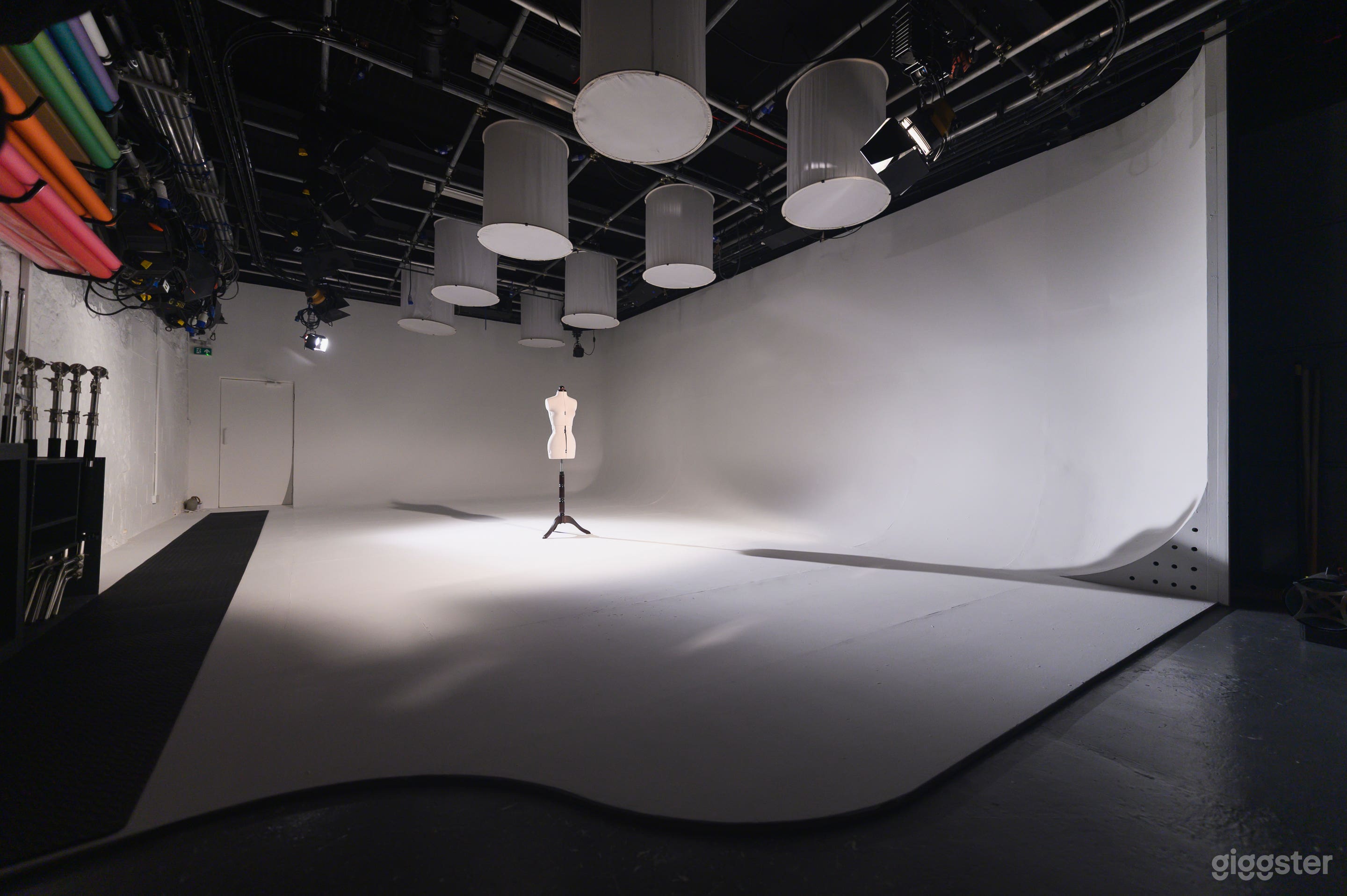 Film and Photography Studio Photo 4