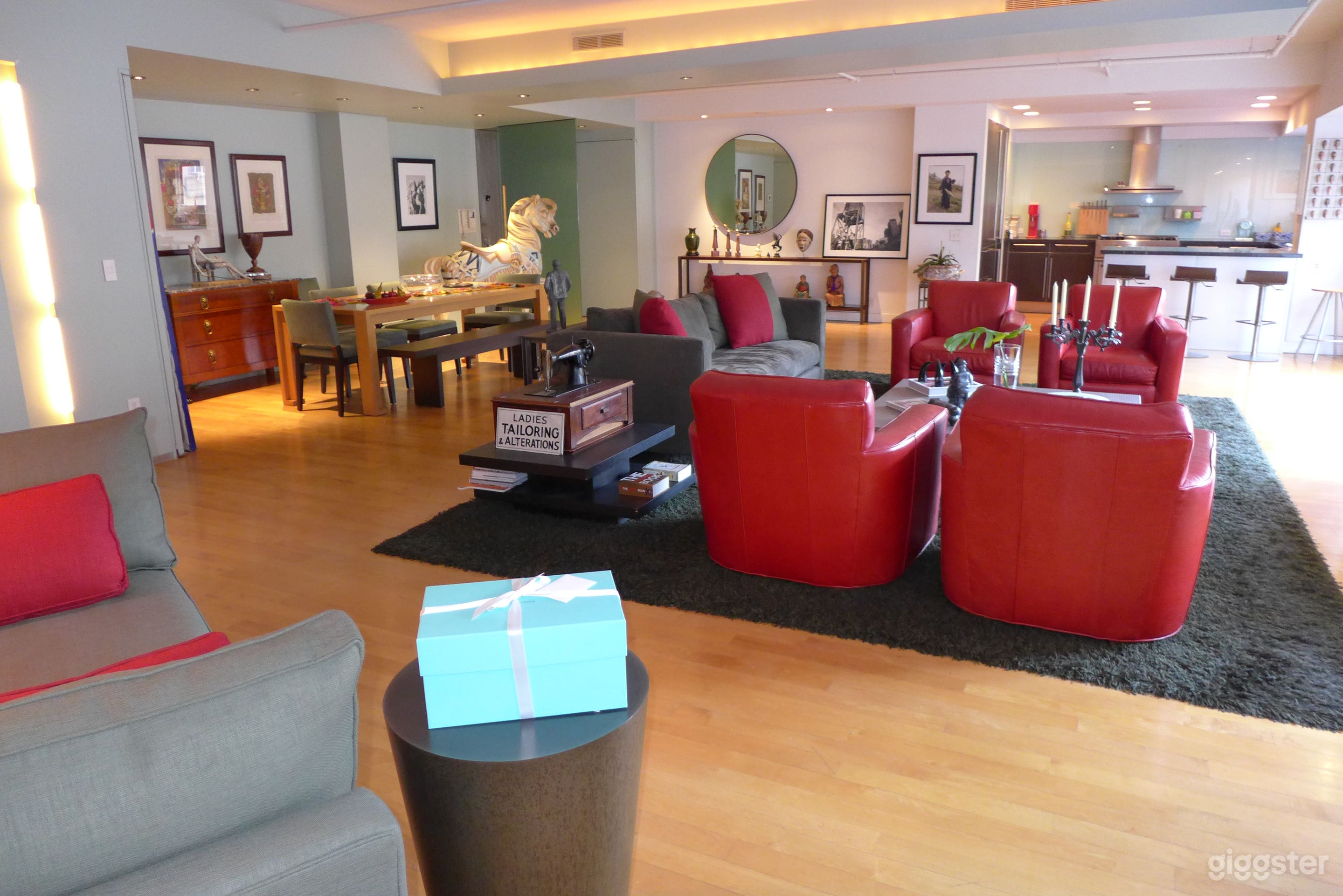 Chelsea Loft with Vibrant Interior and NYC View Rooftop Photo 2