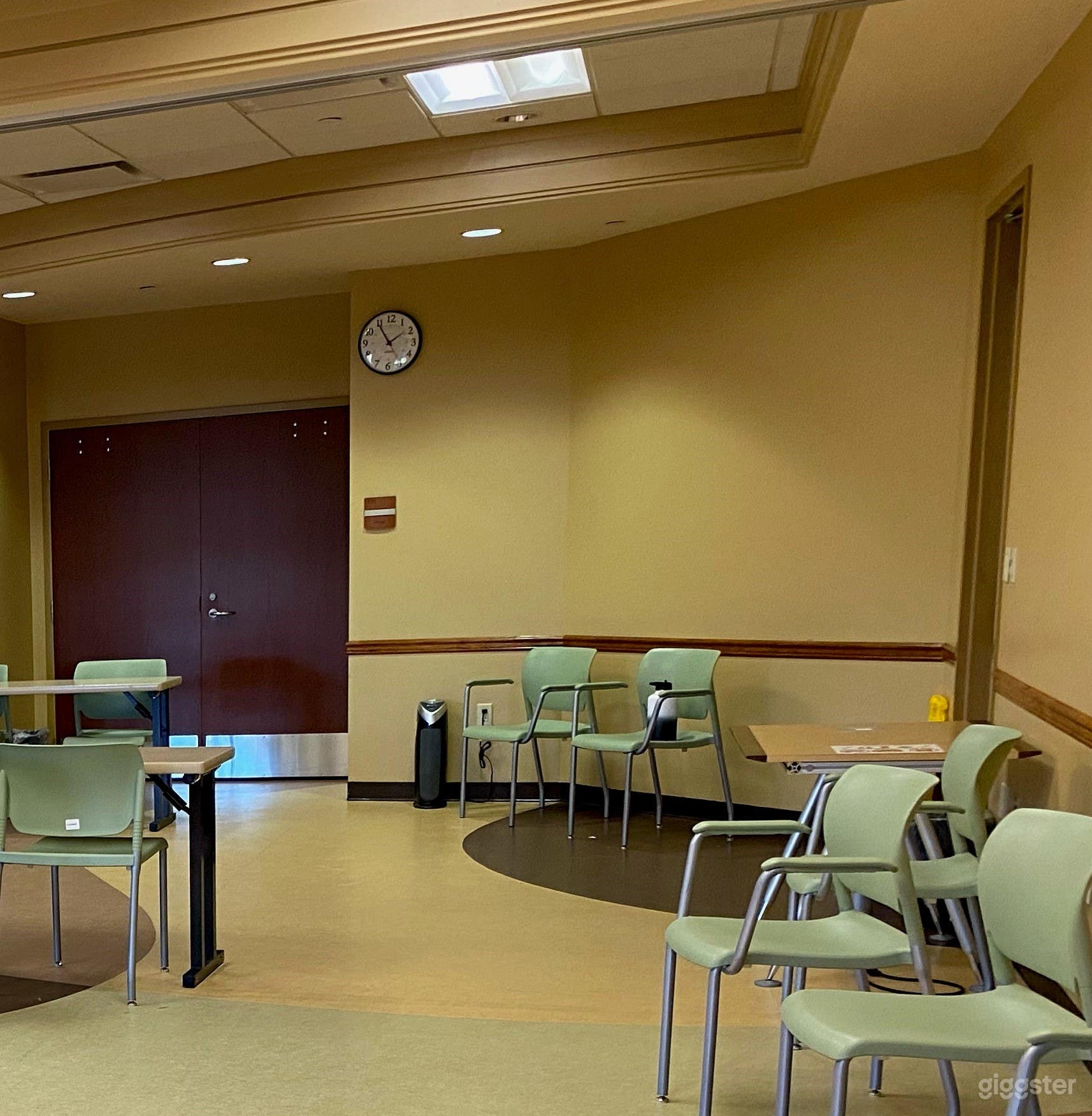 Library Meeting room 2 for 30 people in Fairwood Photo 3