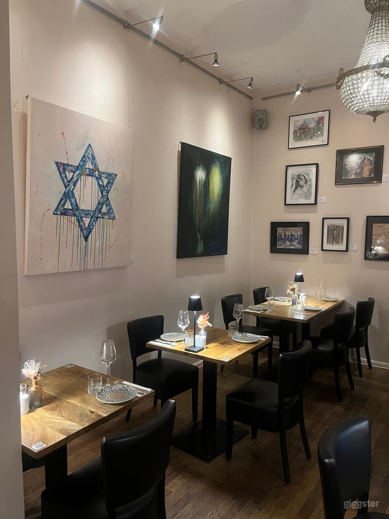 Warmes Nahost-Restaurant mit gelebtem Flair und kulturellem Charakter 