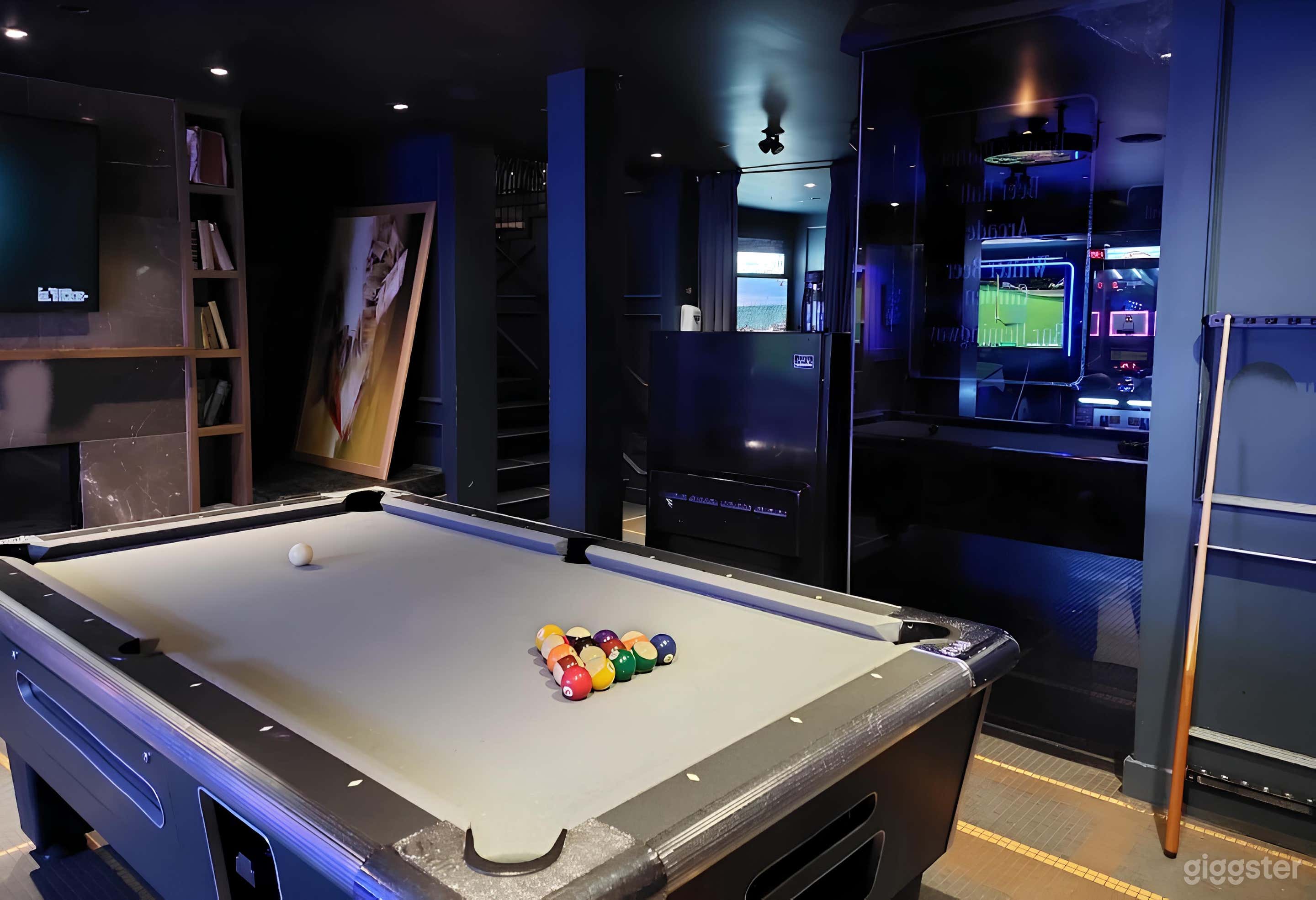 Ground-level café with pool & dart Photo 3