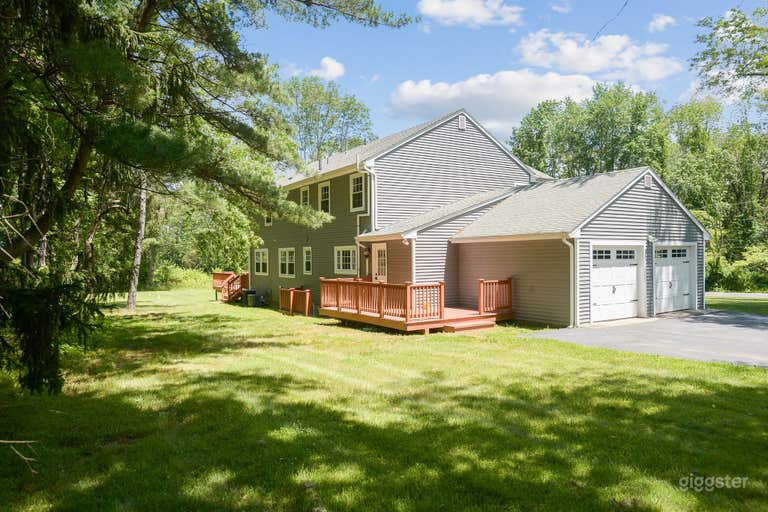  Lovely Suburban Colonial Home on a large lot 